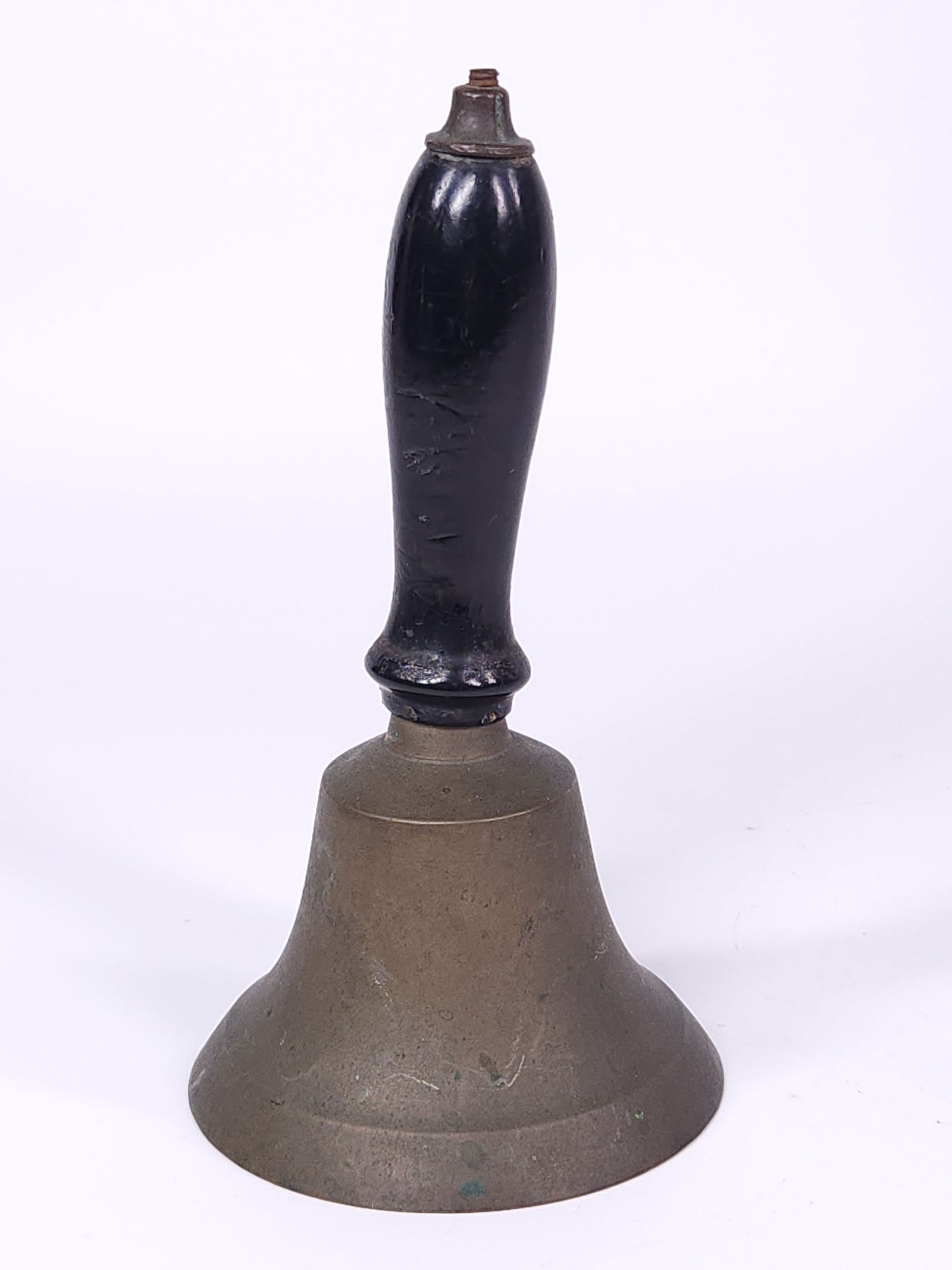 LARGE ANTIQUE BRASS SCHOOL CHURCH BELL: REMAINS IN GOOD USED CONDITION, SHOWING SOME TYPICAL WEAR.