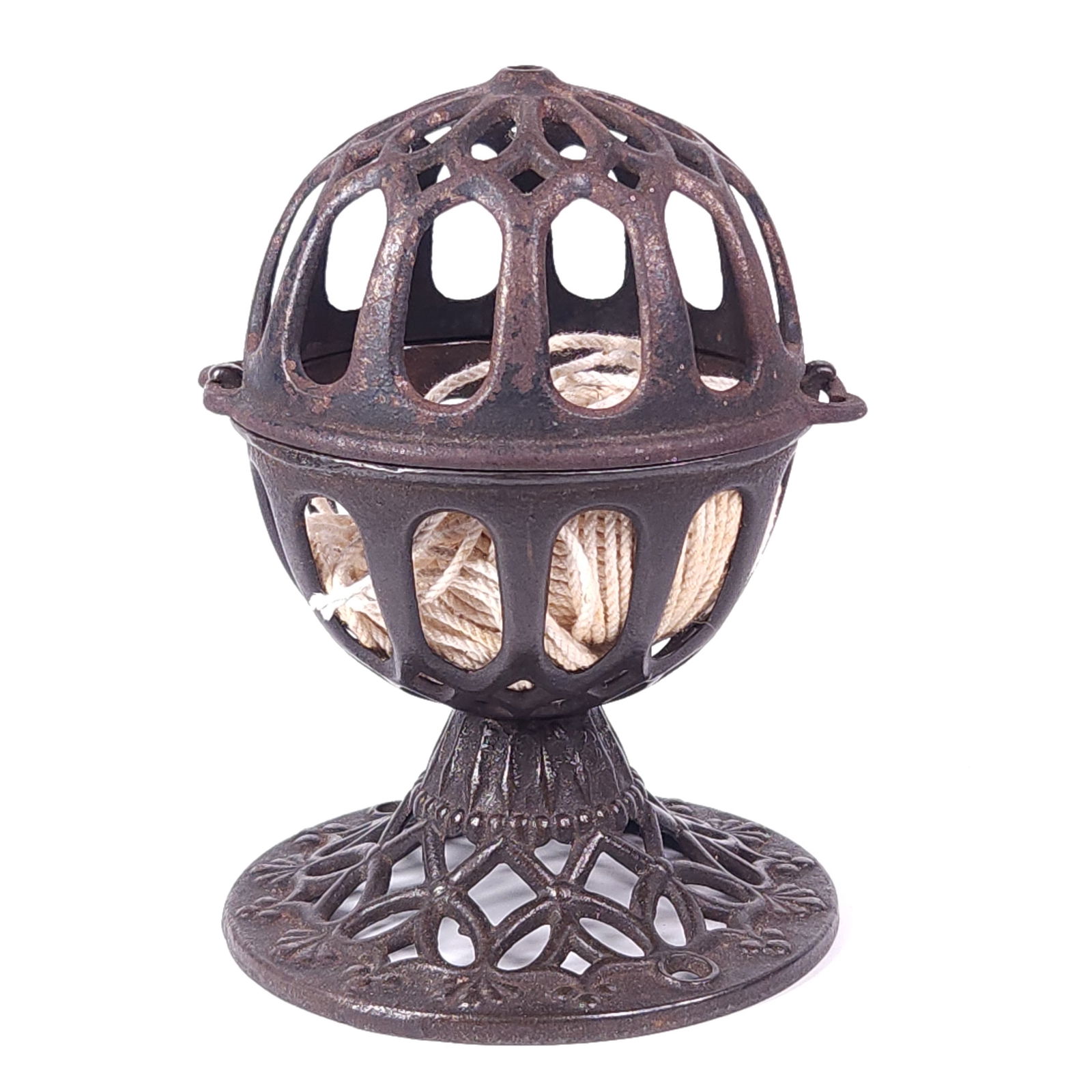 ANTIQUE CAST IRON STRINGER HOLDER PEDESTAL BASE (1 of 4)