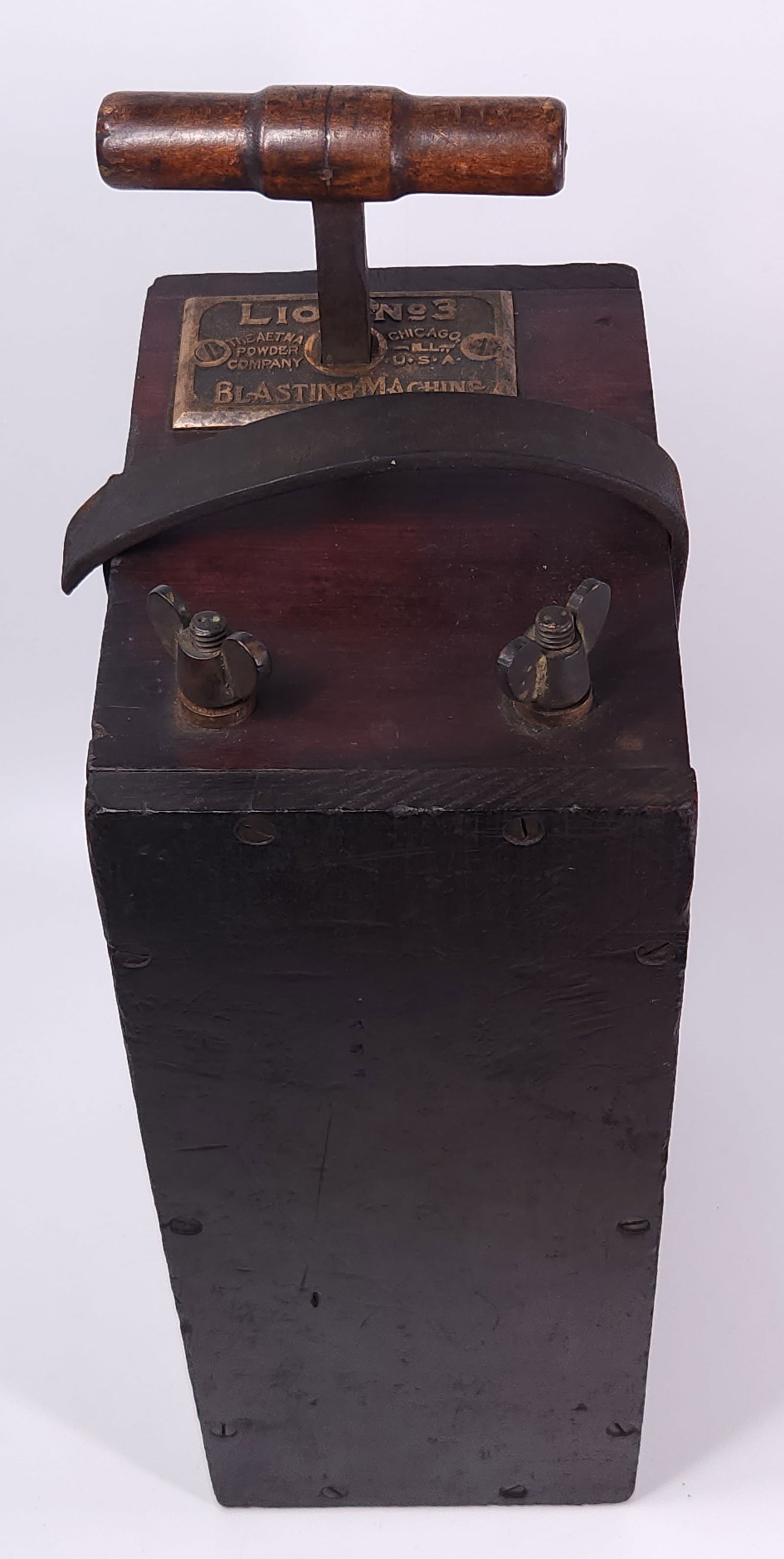 ANTIQUE LION NO. 3 BLASTING MACHINE (1 of 8)