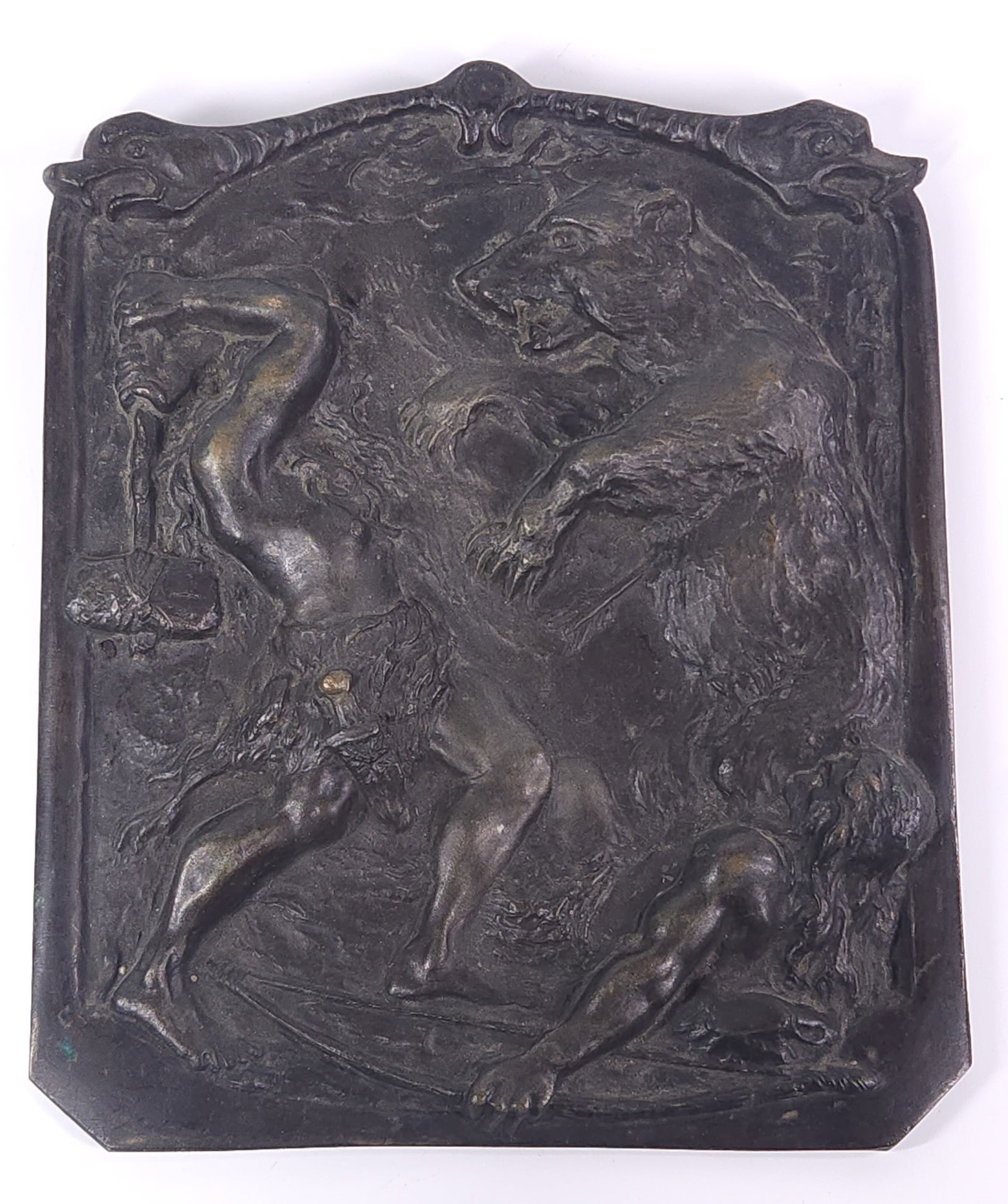 ANTIQUE GERMAN METAL BEAR & MAN FIGHTING PLAQUE: REMAINS IN GOOD CONDITION, SHOWING SOME TYPICAL WEAR.