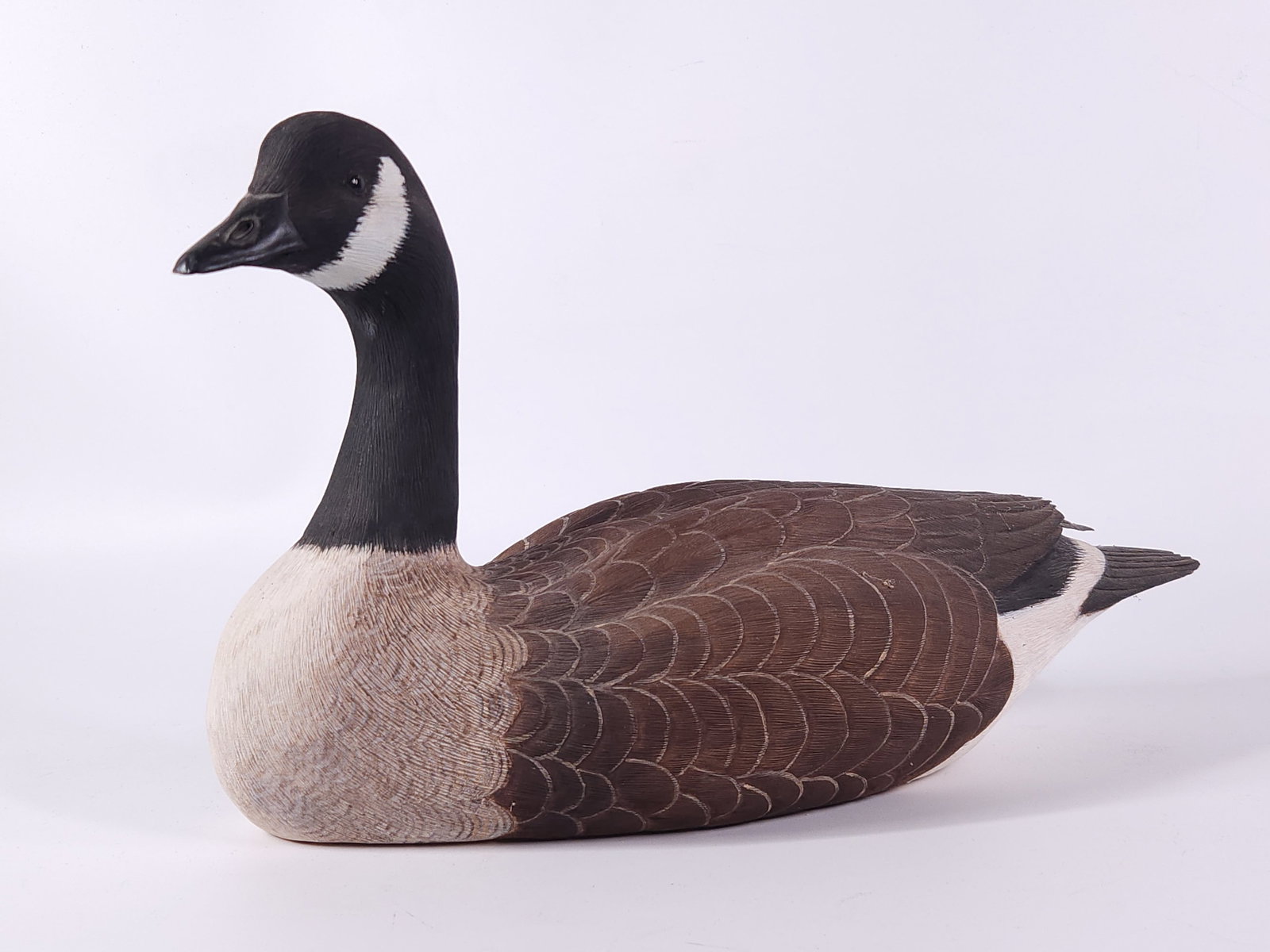 1992 JAMES JOHNSON CANADA GOOSE DECOY SWANSBORO N.C. (1 of 7)