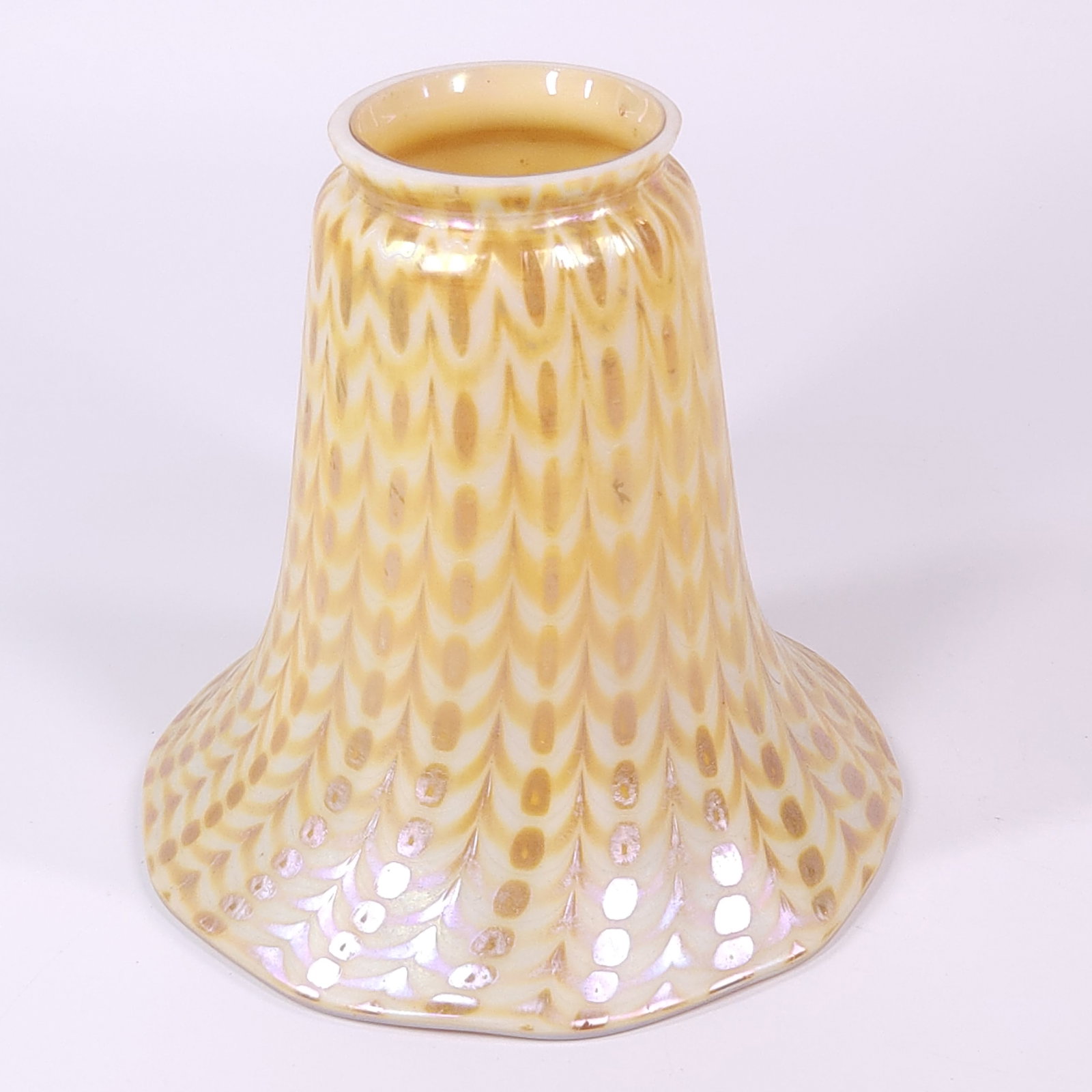 UNSIGNED IRIDESCENT CARNIVAL GLASS LAMP SHADE (1 of 6)