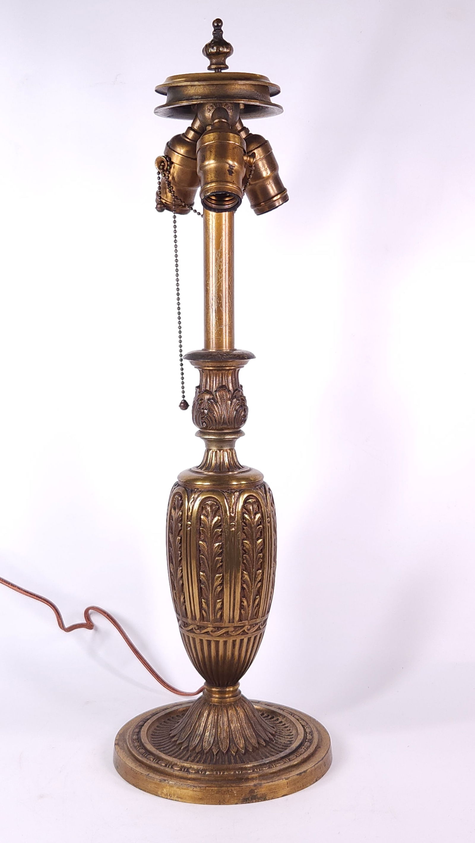 UNSIGNED ANTIQUE URN STYLE TABLE LAMP BASE (1 of 5)