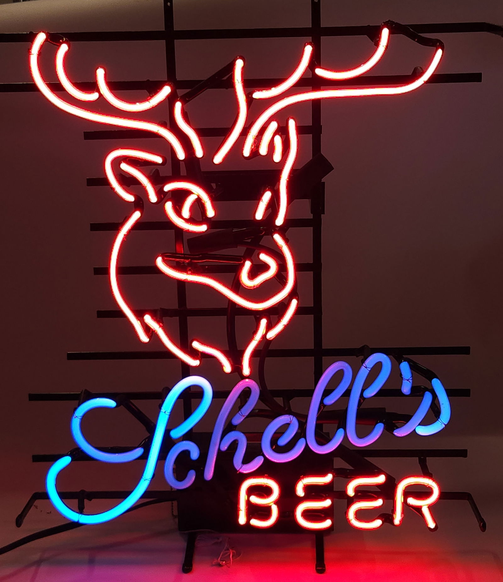 SCHELL'S BEER ADVERTISING DEER NEON BAR SIGN (1 of 4)