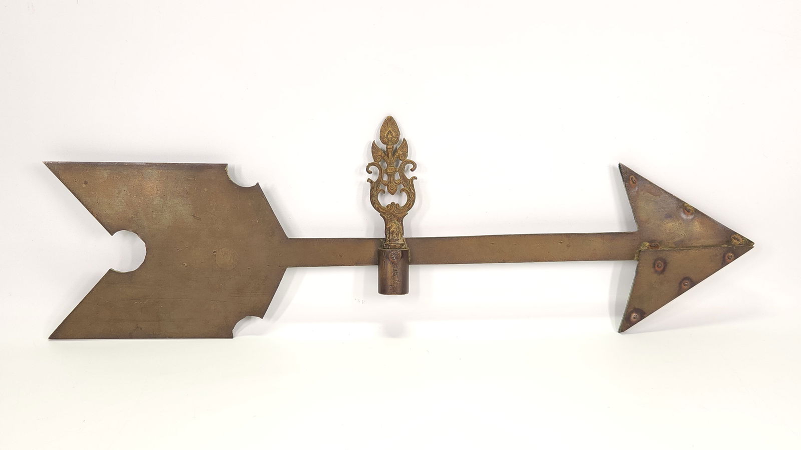 ANTIQUE BRASS ARROW W/ FINIAL (1 of 4)