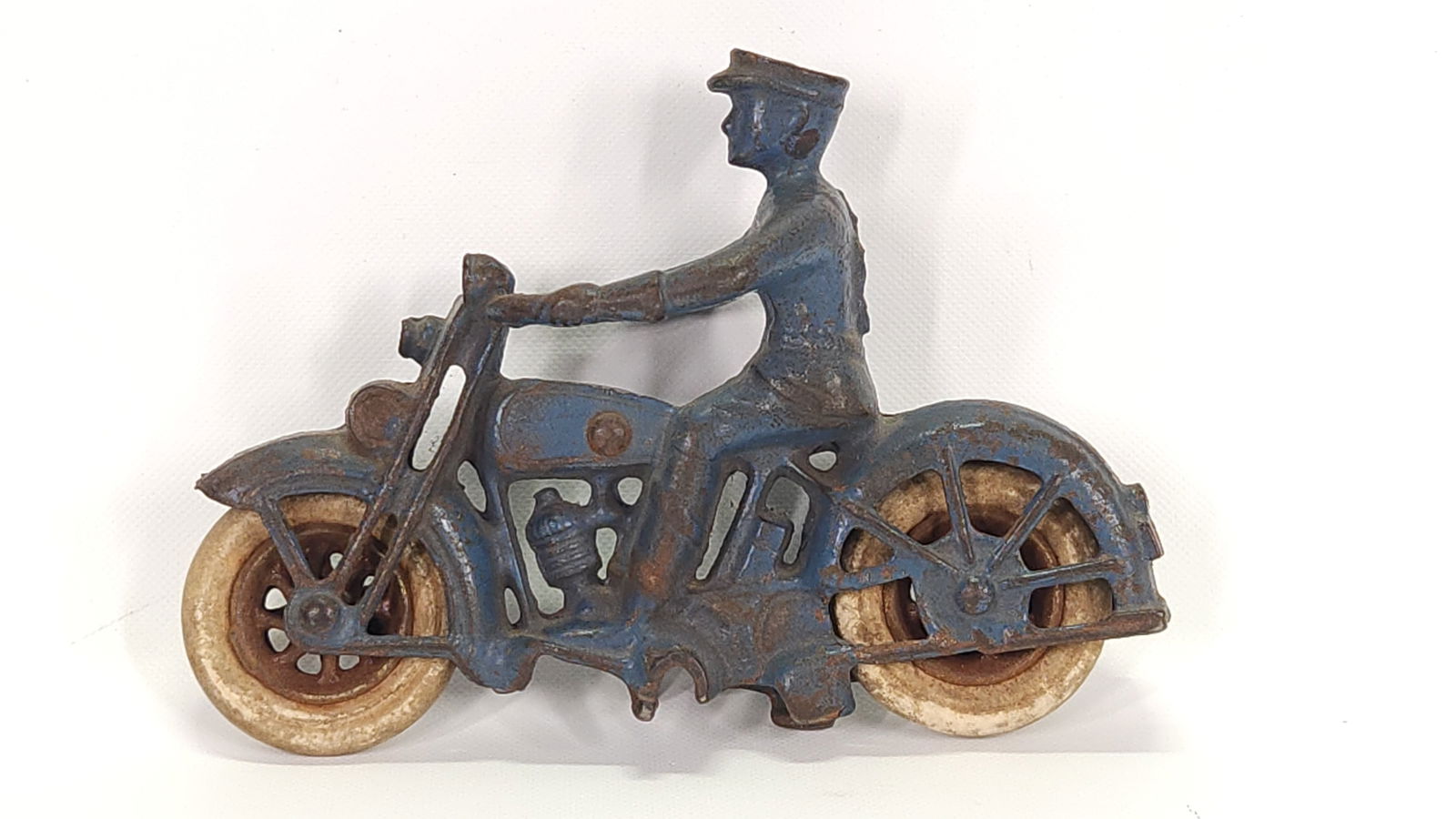 ANTIQUE CAST IRON COP MOTORCYCLE (1 of 5)