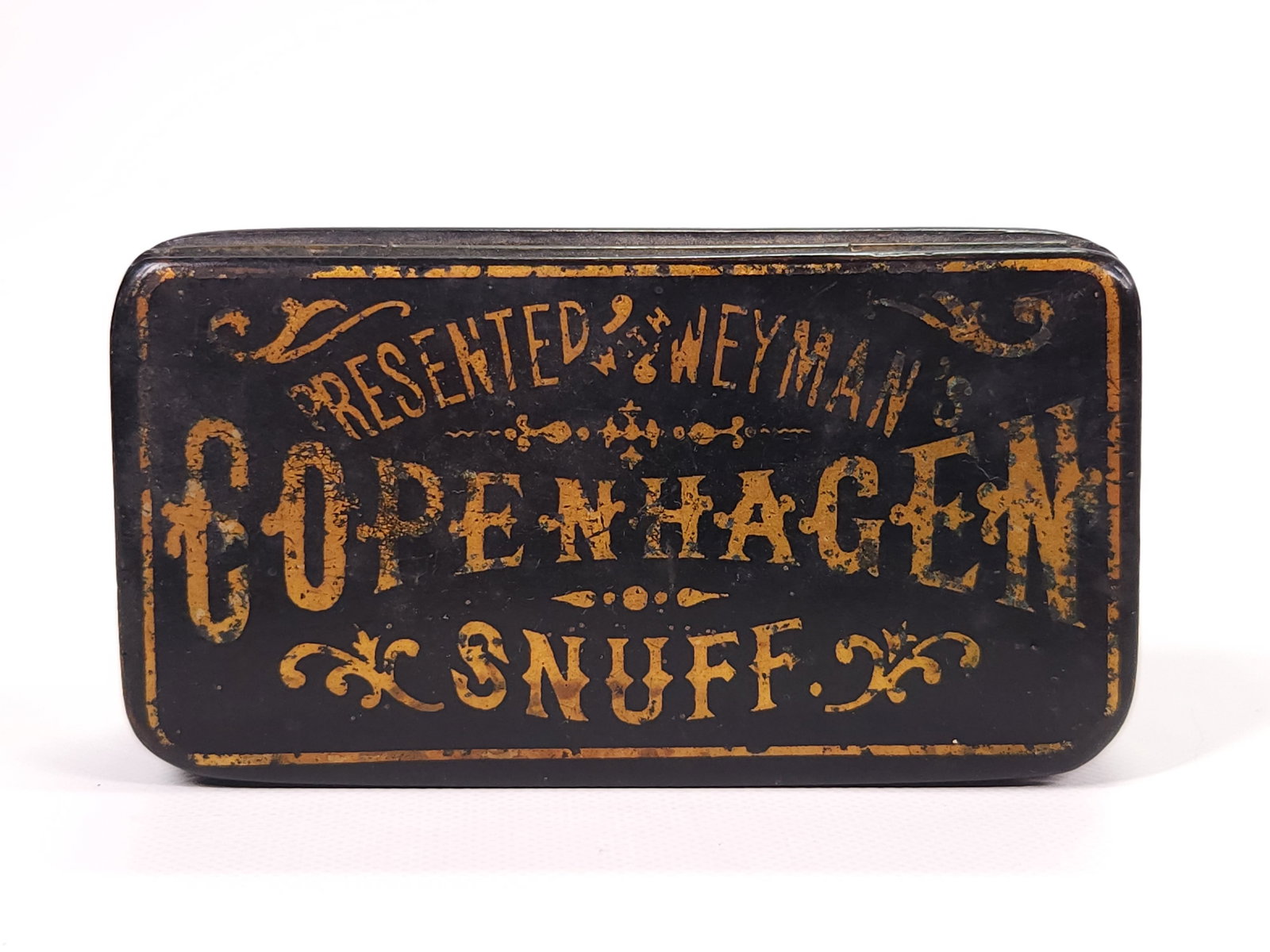 EARLY COPENHAGEN SNUFF LACQUERED BOX: REMAINS IN FAIR CONDITION, SHOWING GOLD PAINT WEAR.
