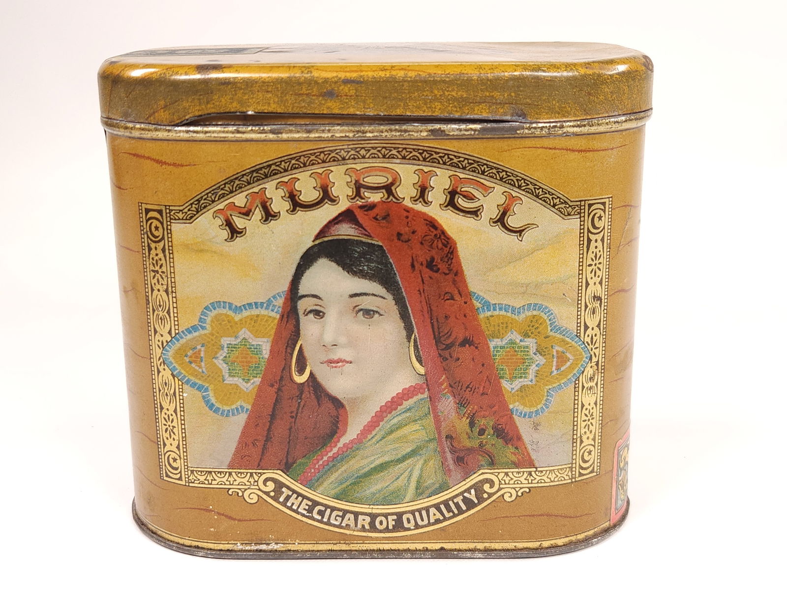 MURIEL CIGAR TOBACCO TIN: REMAINS IN GOOD CONDITION, SHOWING SOME TYPICAL WEAR.