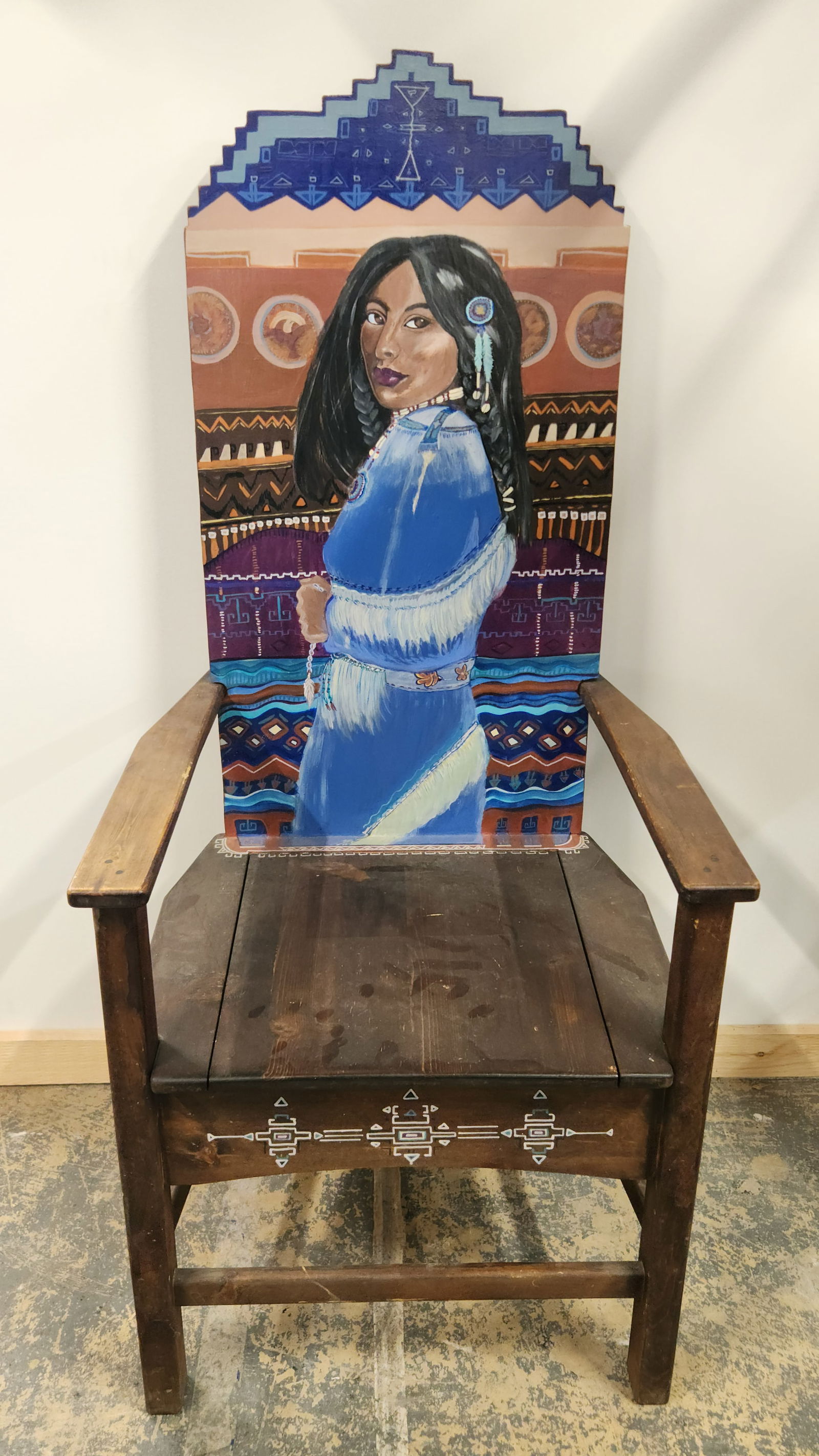 PAINTED WOODEN CHAIR WITH NATIVE AMERICAN MOTIF: PAINTED NATIVE AMERICAN MOTIF ON BACKREST OF CHAIR WITH LIDDED SEAT