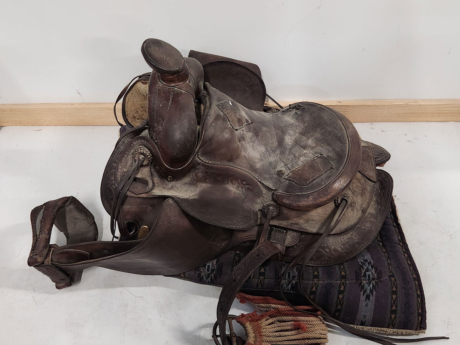 OTTO ERNST WYOMING - LEATHER SADDLE (1 of 5)