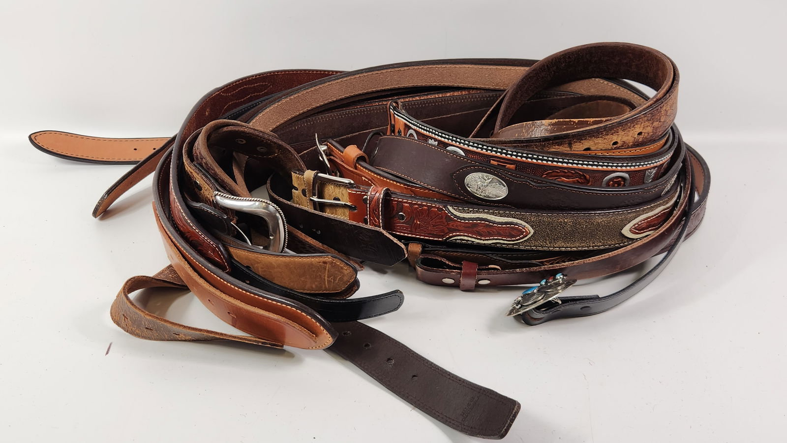 COLLECTION OF LEATHER BELTS: BELTS REMAIN IN GOOD TO VERY GOOD CONDITION
