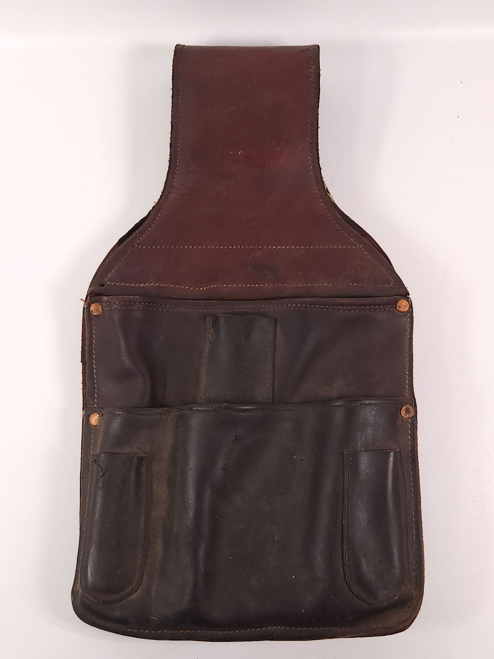 LEATHER SADDLE TOOL POUCH (1 of 3)