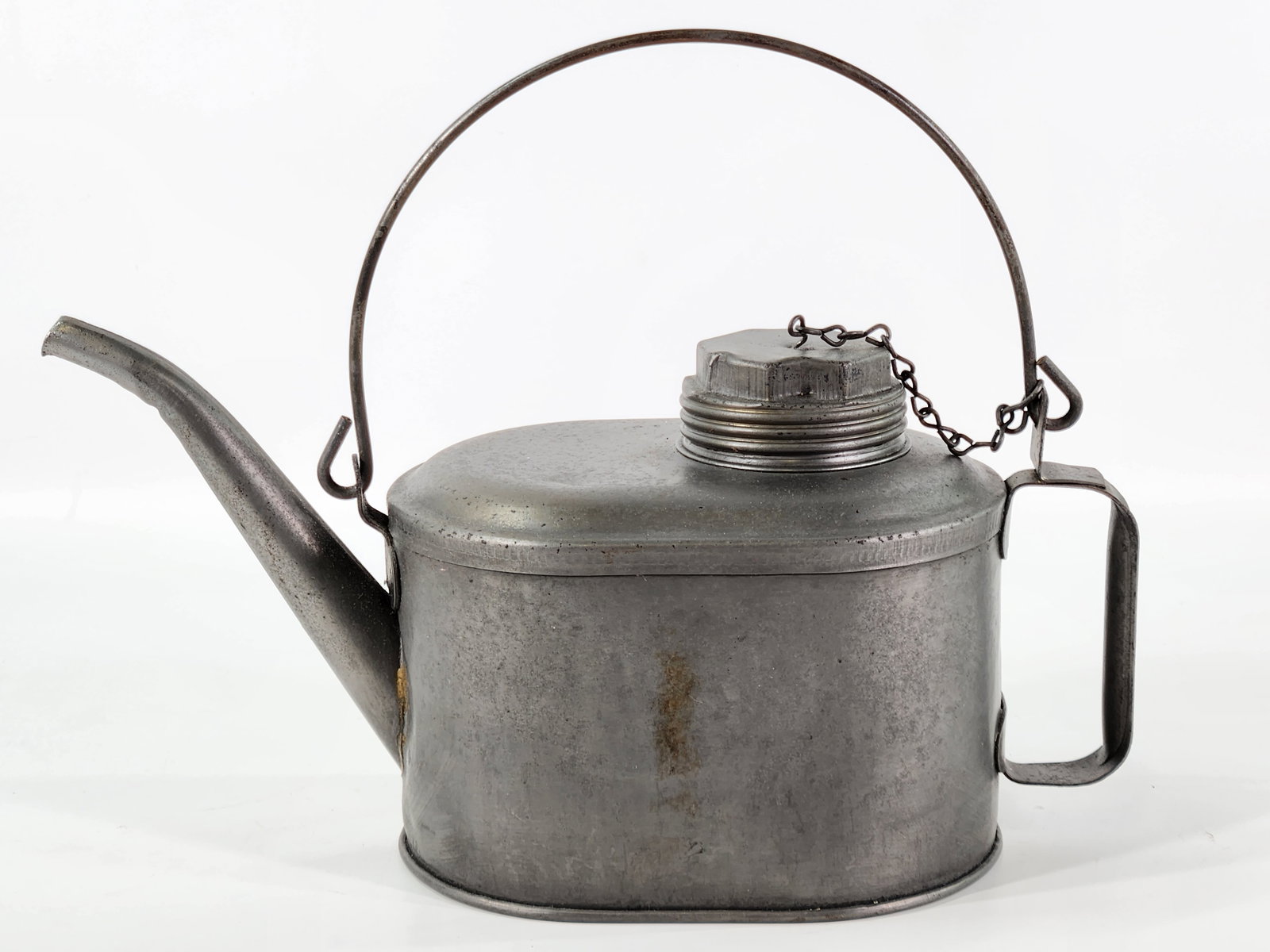 ANTIQUE N&W. RWY. CO. OIL CAN W/ SPOUT: REMAINS IN FAIR TO GOOD USED CONDITION, SHOWING SOME TYPICAL WEAR.