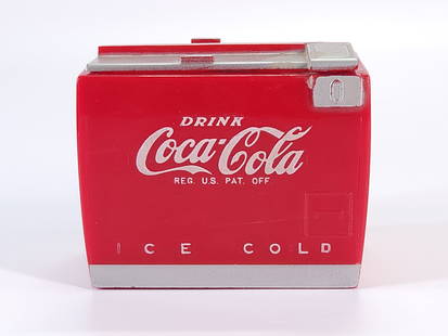 VINTAGE PLASTIC COCA COLA VENDING MACHINE MUSIC BOX: REMAINS IN GOOD CONDITION, SHOWING SOME TYPICAL WEAR. WORKS.
