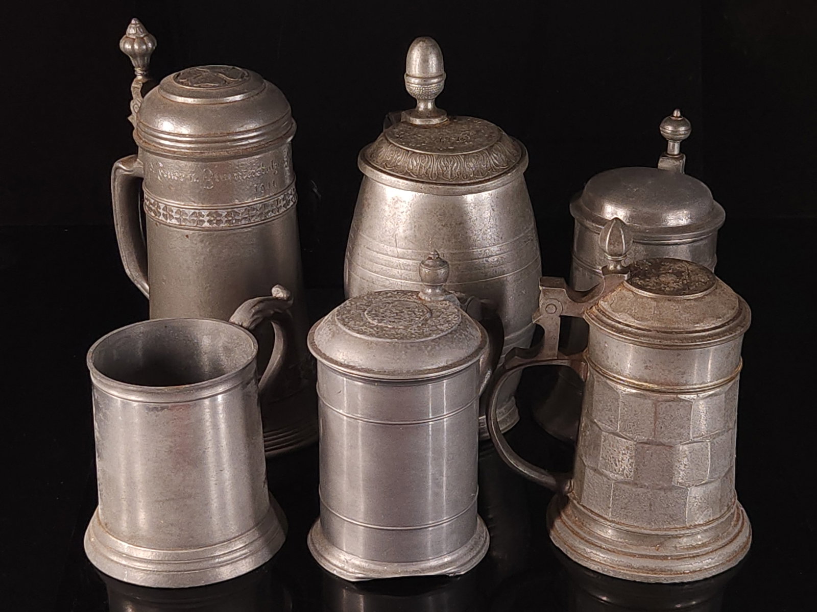 6) ANTIQUE GERMAN PEWTER TANKARD STEINS (1 of 4)