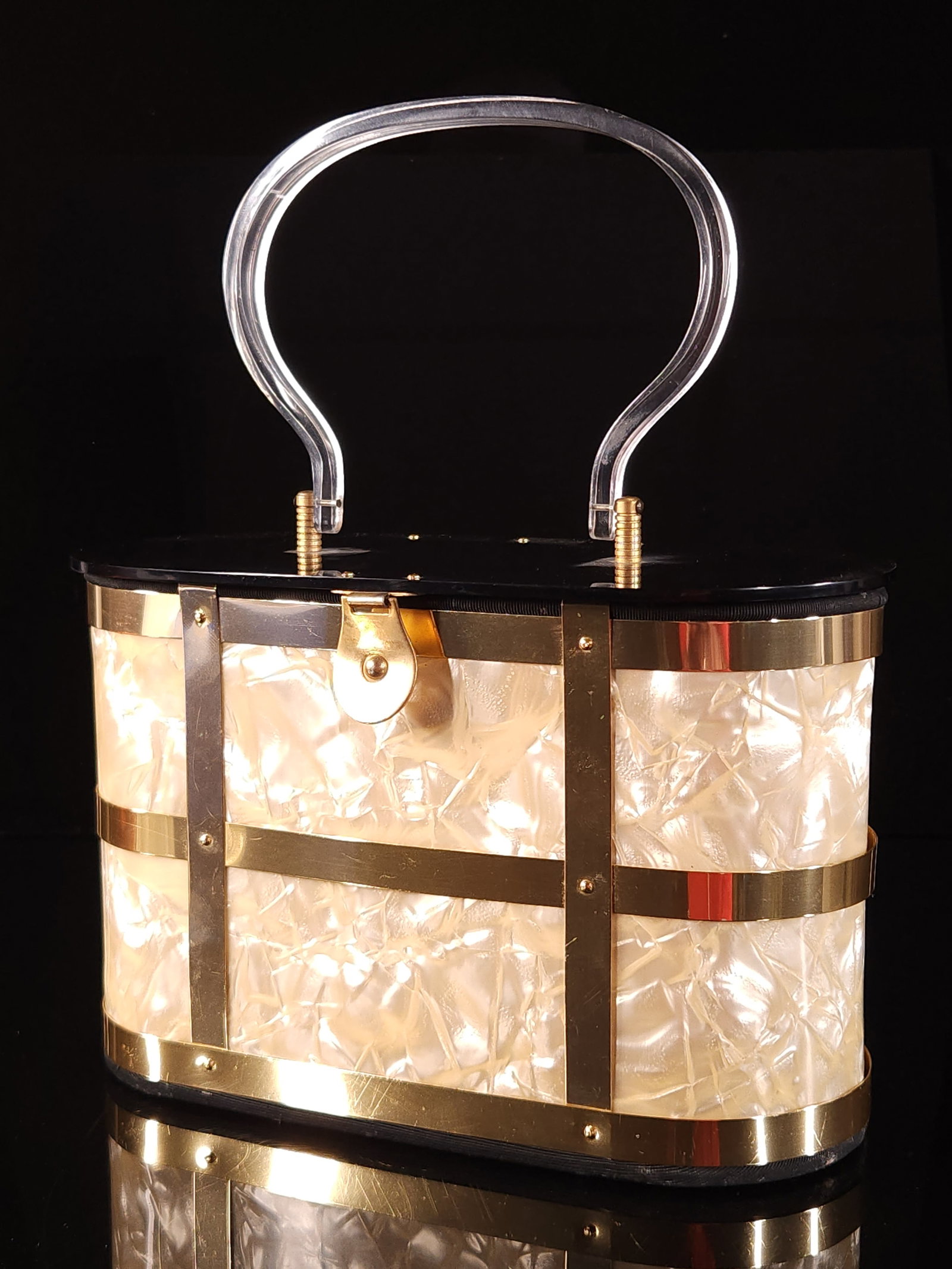 VINTAGE LUCITE & STAINLESS LADIES PURSE: REMAINS IN GOOD CONDITION, SHOWING SOME TYPICAL USAGE WEAR. 8.5 BY 5.5 INCHES