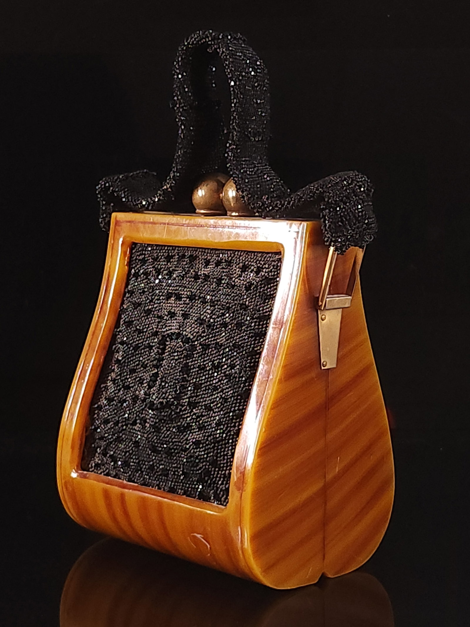 VINTAGE MID CENTURY LUCITE & BEADED PURSE (1 of 4)