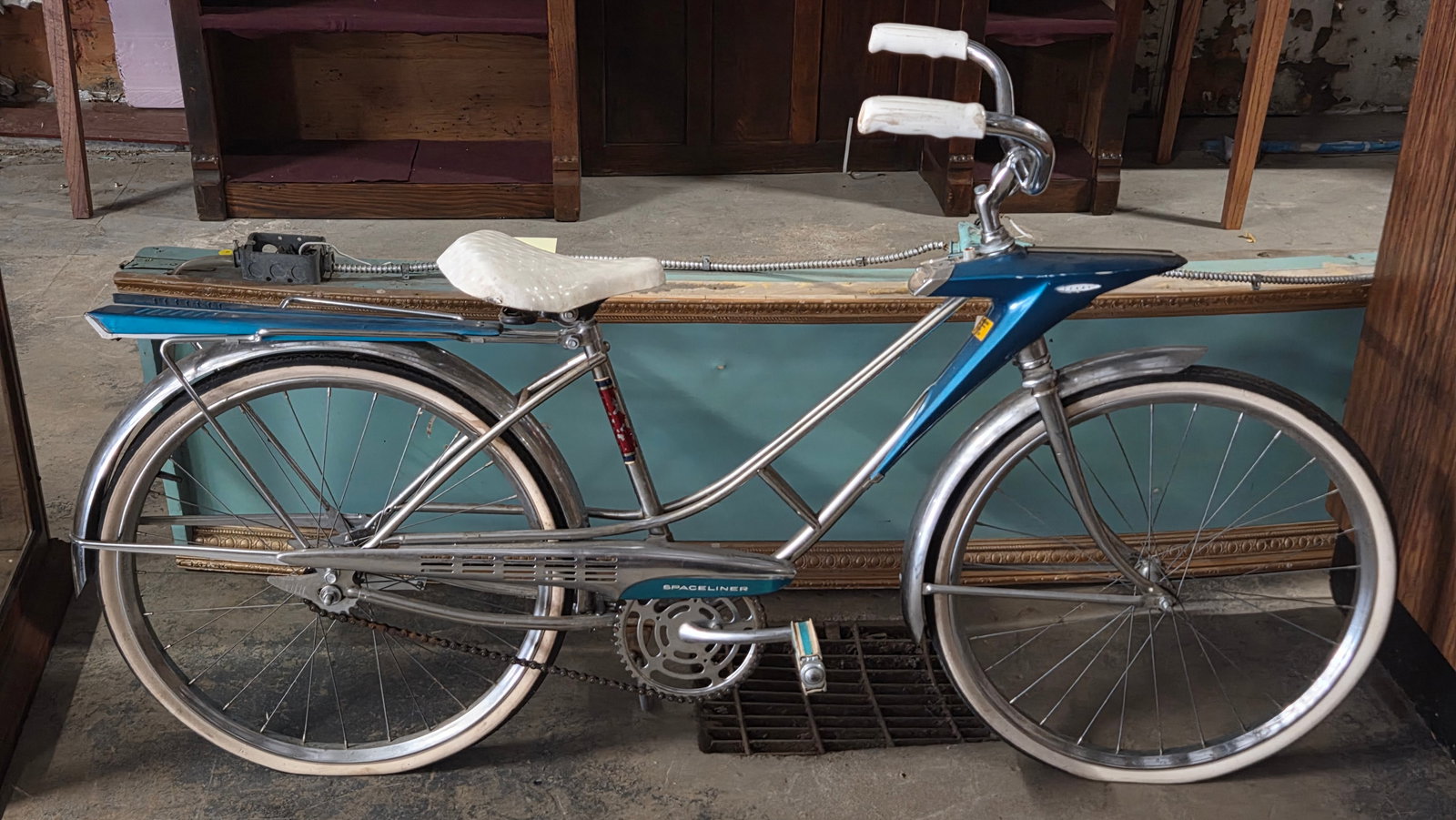 VINTAGE SEARS SPACELINER BICYCLE (1 of 8)