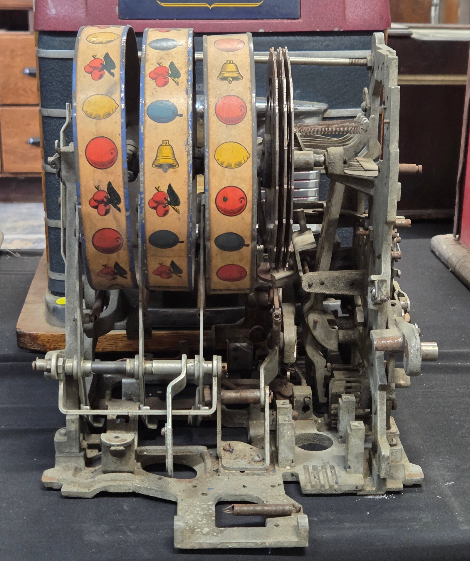 ANTIQUE SLOT MACHINE INTERIOR PARTS (1 of 3)