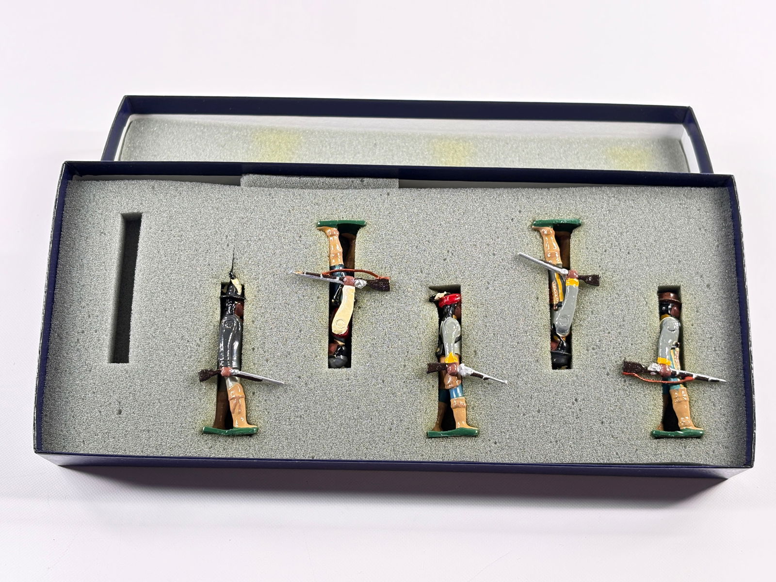 EDMUNDS 1ST CHEROKEE RIFLES DELAWARE DISTRICT: REMAINS IN VERY GOOD CONDITION, SHOWING SOME WEAR FROM INSERT, NEED WIPED DOWN. BOX SHOWING SOME WEAR.