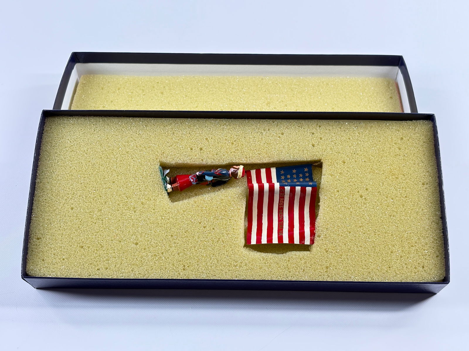 EDMUNDS 5TH NEW YORK INFANTRY. ZOUAVES FLAG (1 of 4)