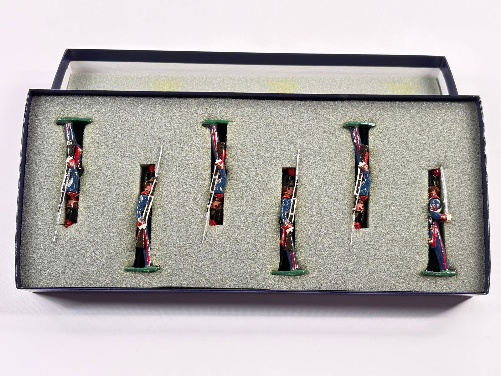 EDMUNDS 3RD ALABAMA REGT. MONTGOMERY TRUE BLUES: REMAINS IN VERY GOOD CONDITION, SHOWING SOME WEAR FROM INSERT, NEED WIPED DOWN. BOX SHOWING SOME WEAR.