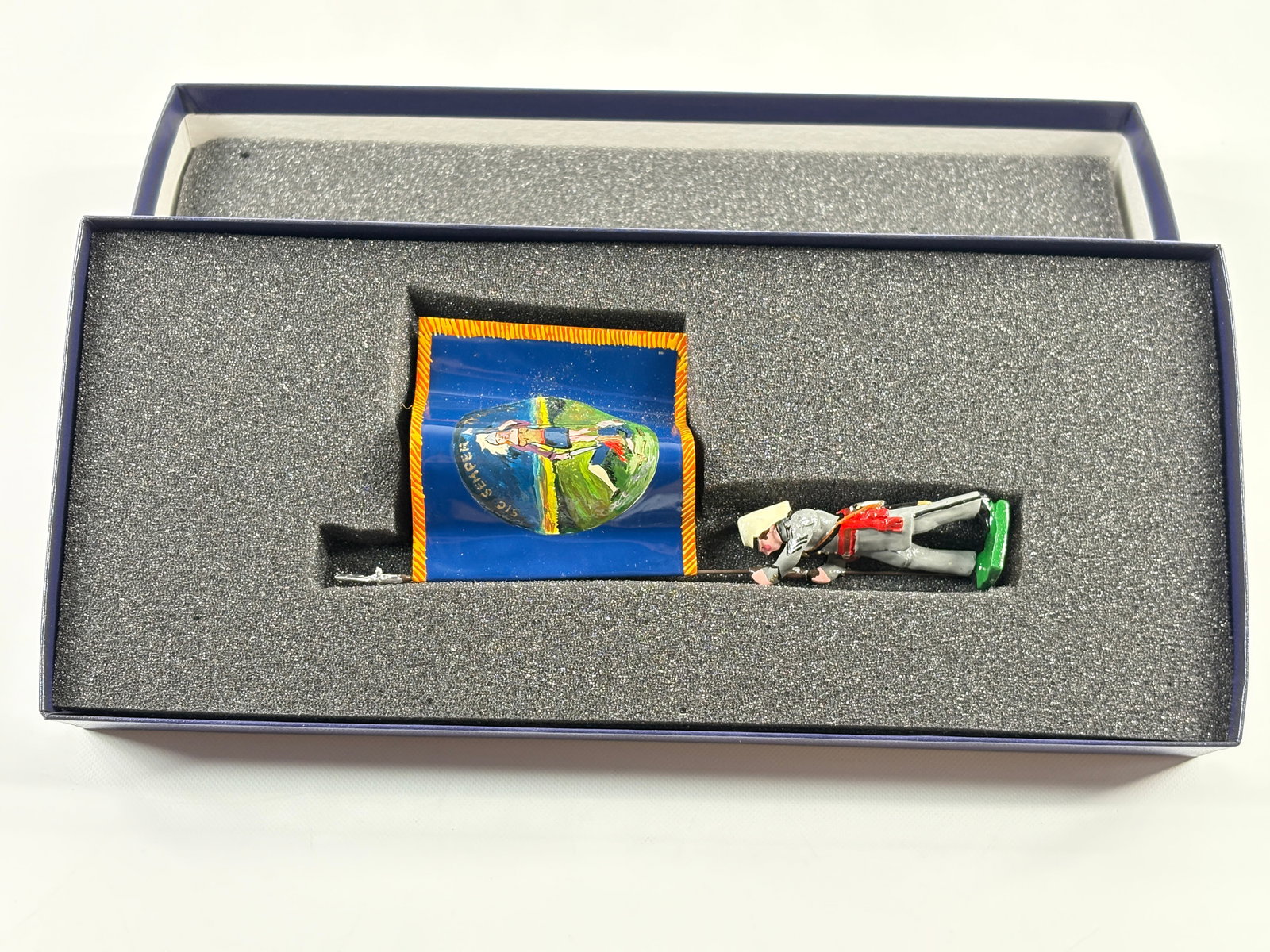 EDMUNDS 2ND VIRGINIA REGT. 1861 STONEWALL BRIGADE FLAG: REMAINS IN VERY GOOD CONDITION, SHOWING SOME WEAR FROM INSERT, NEED WIPED DOWN. BOX SHOWING SOME WEAR.