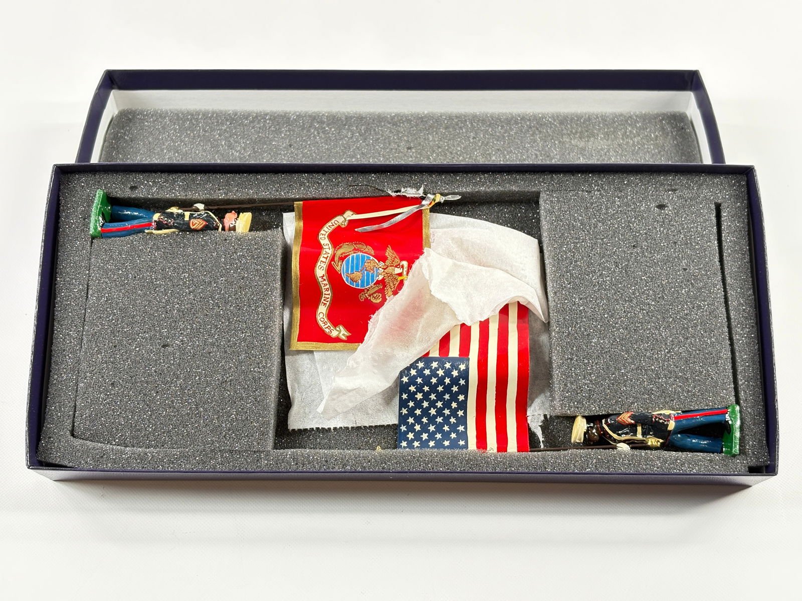 EDMUNDS US MARINE CORPS, 1980 FULL DRESS, TWO FLAGS (1 of 5)