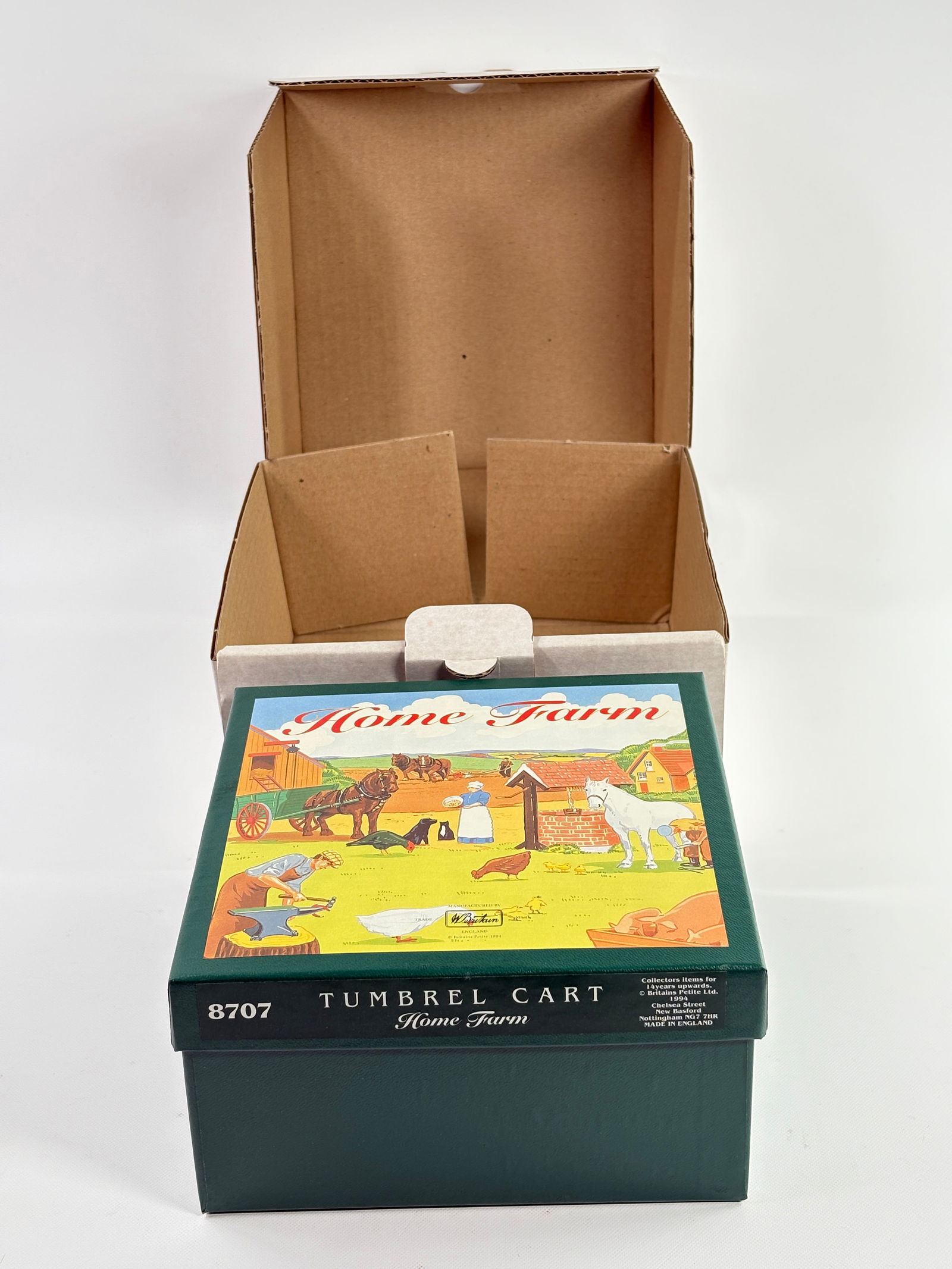 W. BRITAIN 8707 TUMBREL CART HOME FARM (1 of 4)