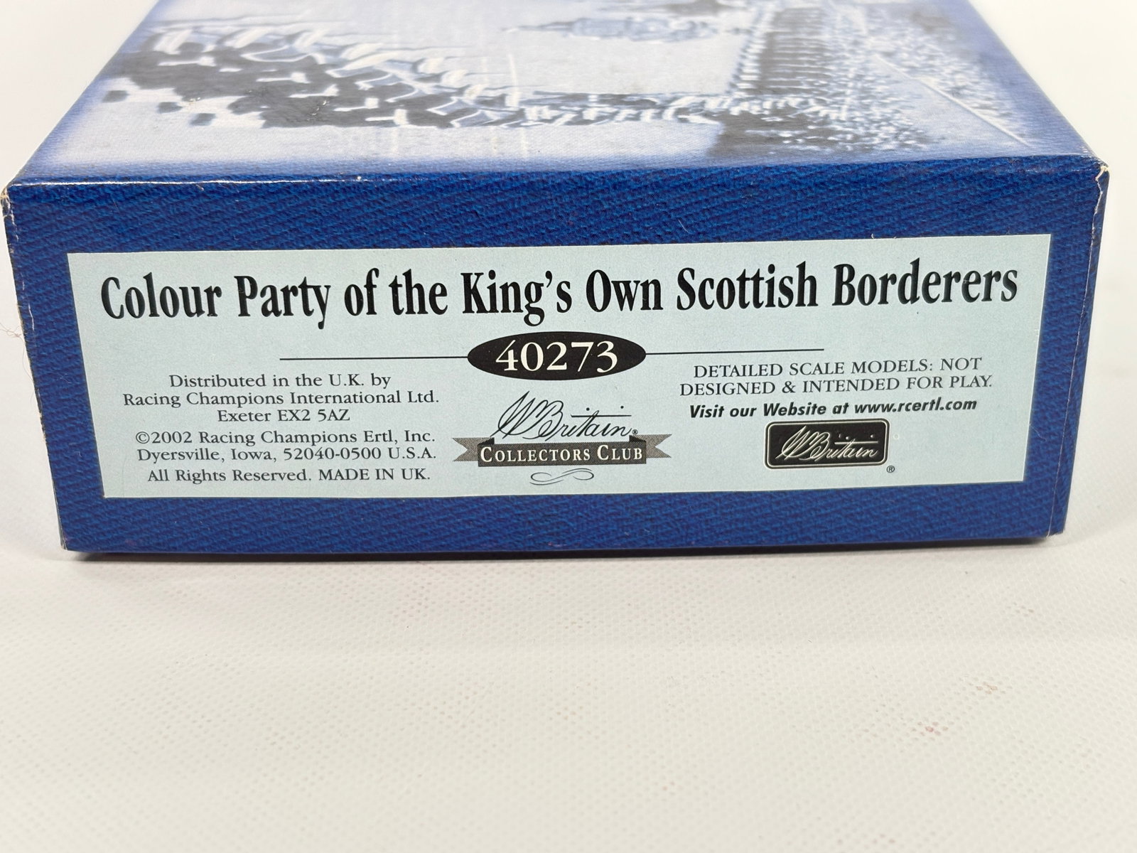 W. BRITAIN CC 40273 KING'S OWN SCOTTISH BORDERERS: REMAINS IN VERY GOOD CONDITION WITH BOX. BOX SHOWING ONLY SOME STORAGE WEAR.
