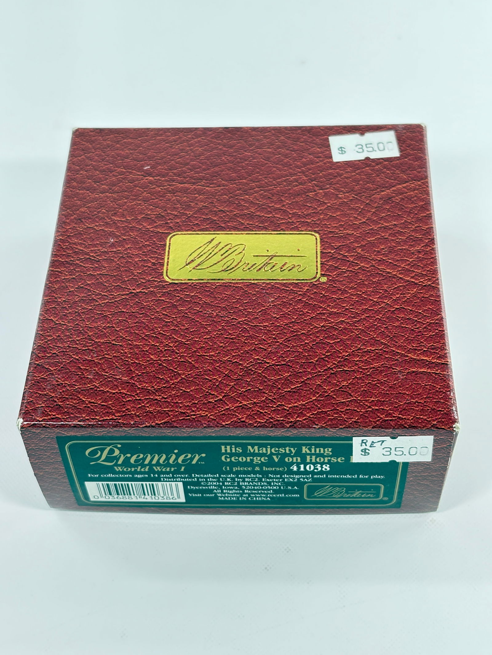 W. BRITAIN 41038 KING GEORGE V ON HORSEBACK: REMAINS IN VERY GOOD CONDITION WITH BOX. BOX SHOWING ONLY SOME STORAGE WEAR.