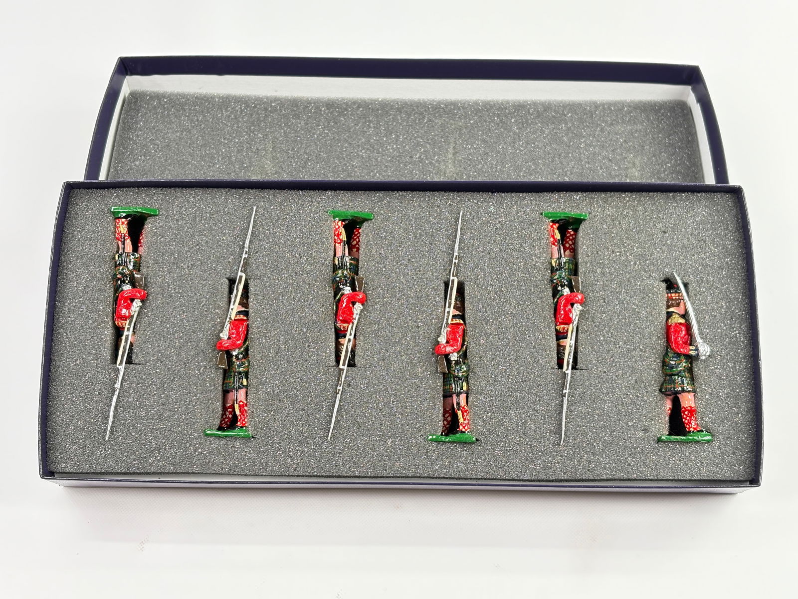 EDMUNDS GRENADIERS, 42ND ROYAL HIGHLANDERS (1 of 5)