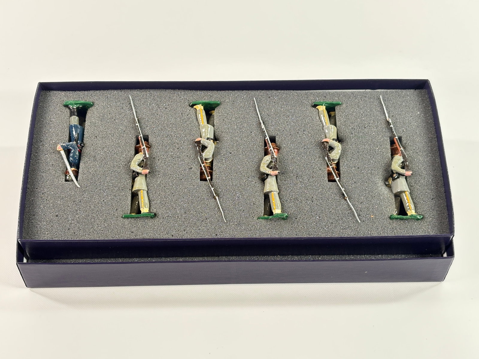 EDMUNDS HAMPTON'S LEGIONS WASHINGTON LIGHT S. CAROLINA: REMAINS IN VERY GOOD CONDITION, SHOWING SOME WEAR FROM INSERT, NEED WIPED DOWN. BOX SHOWING SOME WEAR.