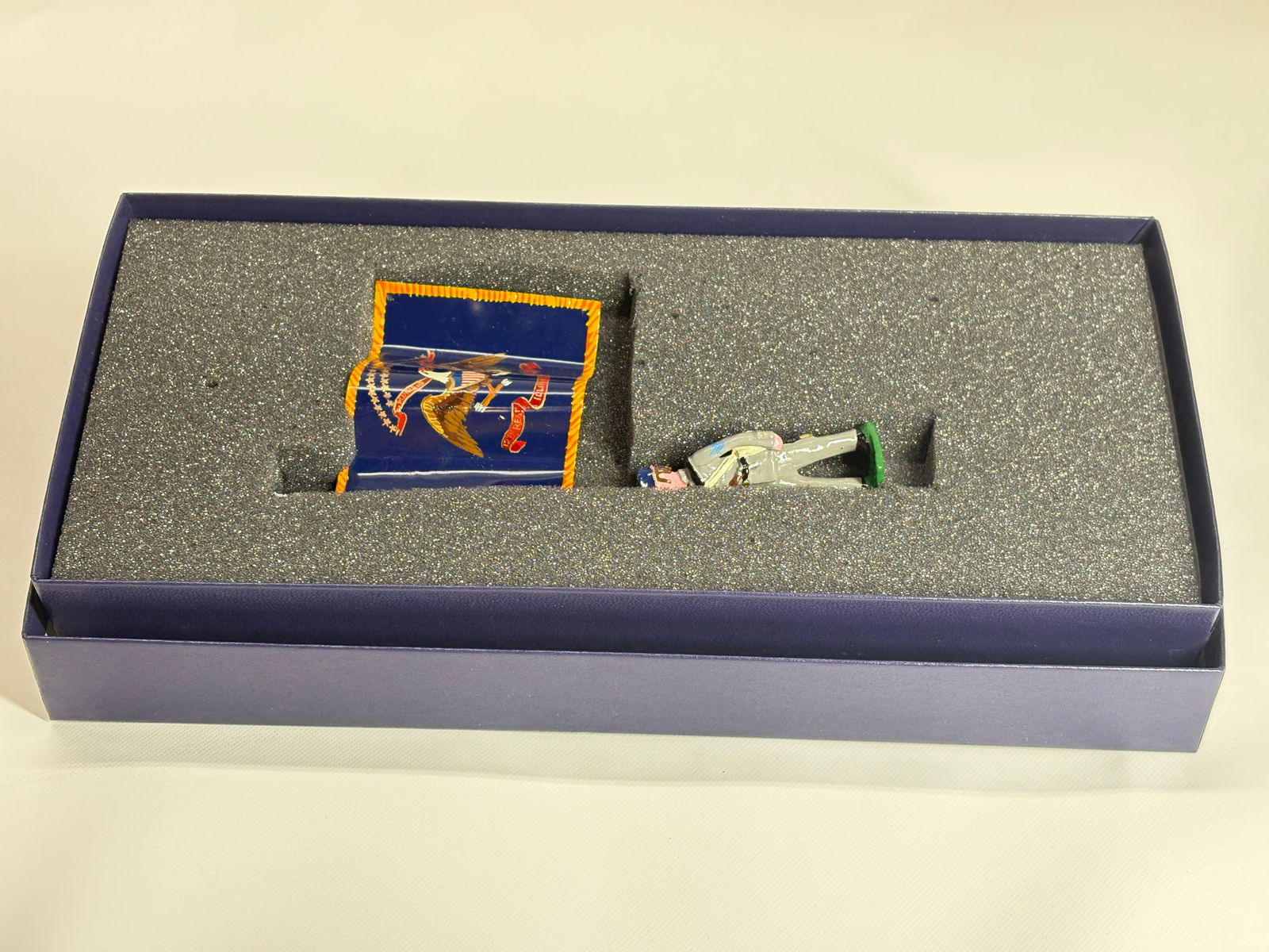 EDMUNDS 12TH ILLINOIS REGT. FIRST SCOTCH FLAG: REMAINS IN VERY GOOD CONDITION, SHOWING SOME WEAR FROM INSERT, NEED WIPED DOWN. BOX SHOWING SOME WEAR.