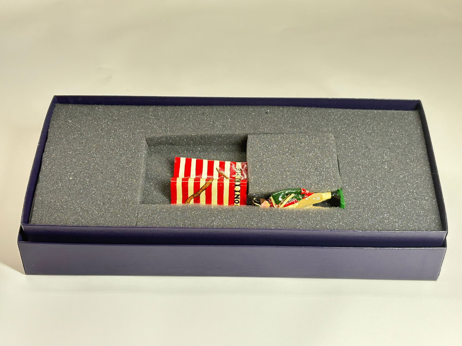 EDMUNDS CONTINENTAL MARINES, 1779 DRUMMER FLAG (1 of 4)