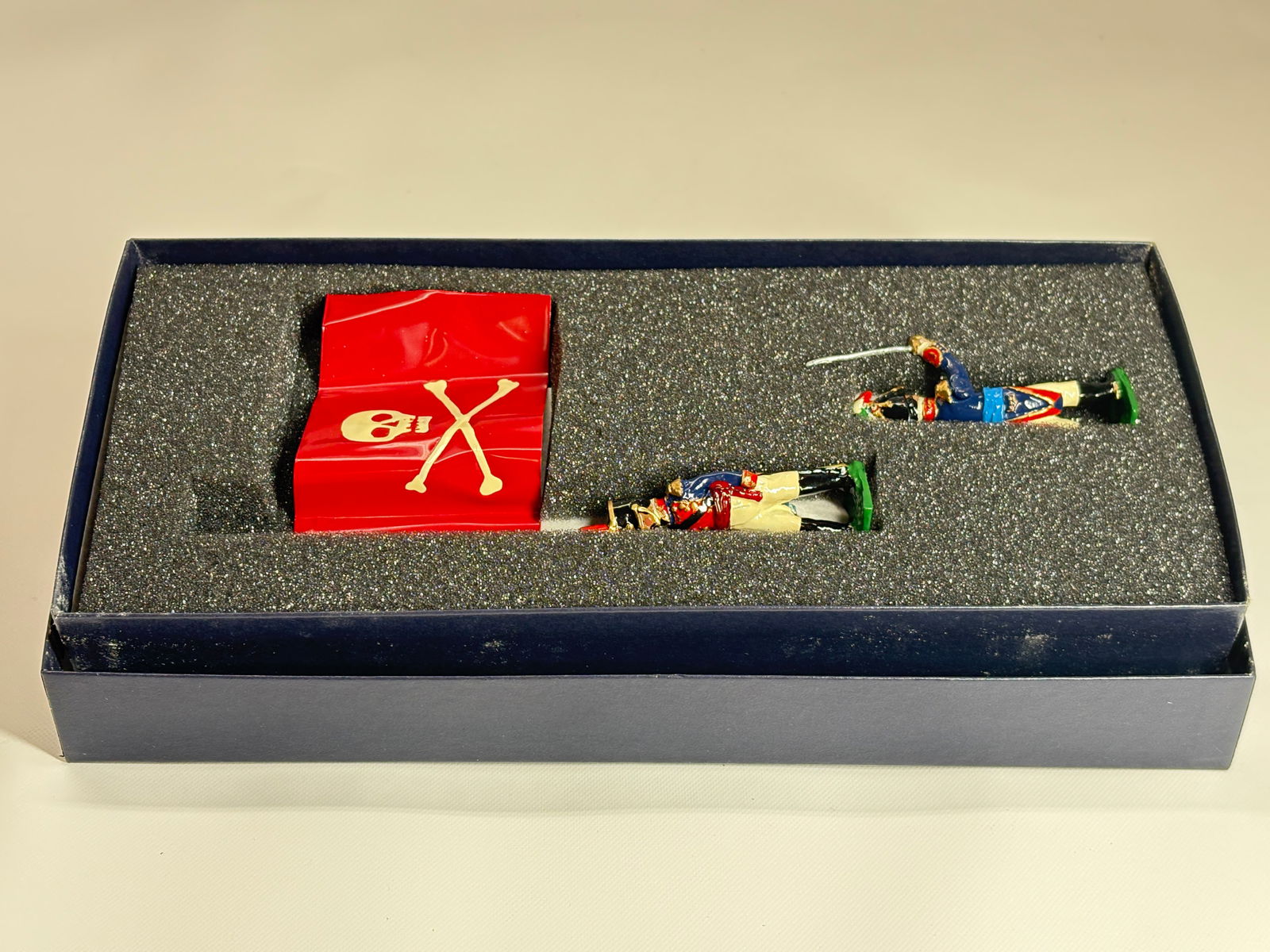 EDMUNDS MEXICAN ARMY 1835-36 GEN. ANTONIO LOPEZ DE SANTA: REMAINS IN VERY GOOD CONDITION, SHOWING SOME WEAR FROM INSERT, NEED WIPED DOWN. BOX SHOWING SOME WEAR.