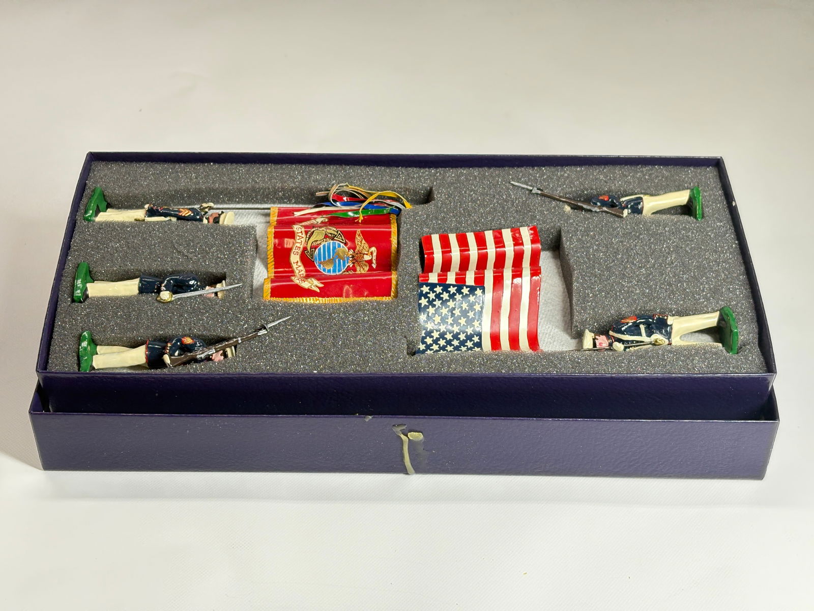 EDMUNDS US MARINE CORPS. CERIMONIAL SET W/ FLAG: REMAINS IN VERY GOOD CONDITION, SHOWING SOME WEAR FROM INSERT, NEED WIPED DOWN. BOX SHOWING SOME WEAR.