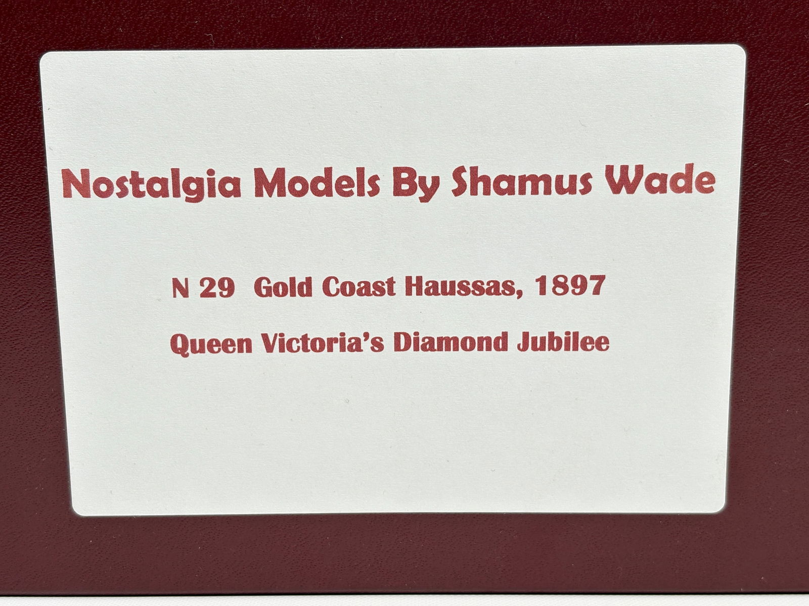 NOSTALGIA TOY SOLDIER QUEEN VICTORIA'S GOLD HAUSSAS: REMAINS IN VERY GOOD CLEAN CONDITION. BOX SHOWING SOME TYPICAL STORAGE WEAR.