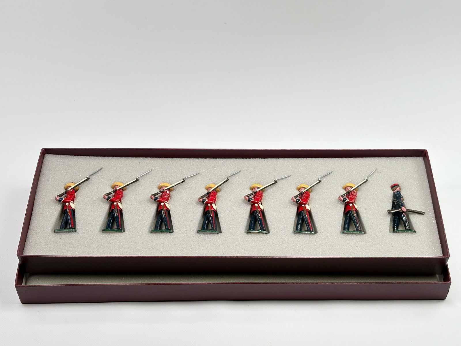 NOSTALGIA TOY SOLDIER ROYAL CANADIAN REGT.: REMAINS IN VERY GOOD CLEAN CONDITION. BOX SHOWING SOME TYPICAL STORAGE WEAR.