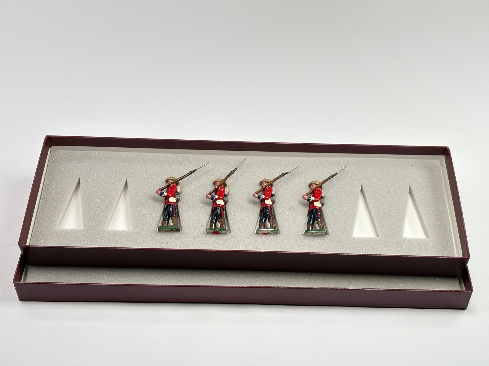 NOSTALGIA TOY SOLDIER ROYAL CANADIAN REGT.: REMAINS IN VERY GOOD CLEAN CONDITION. BOX SHOWING SOME TYPICAL STORAGE WEAR.