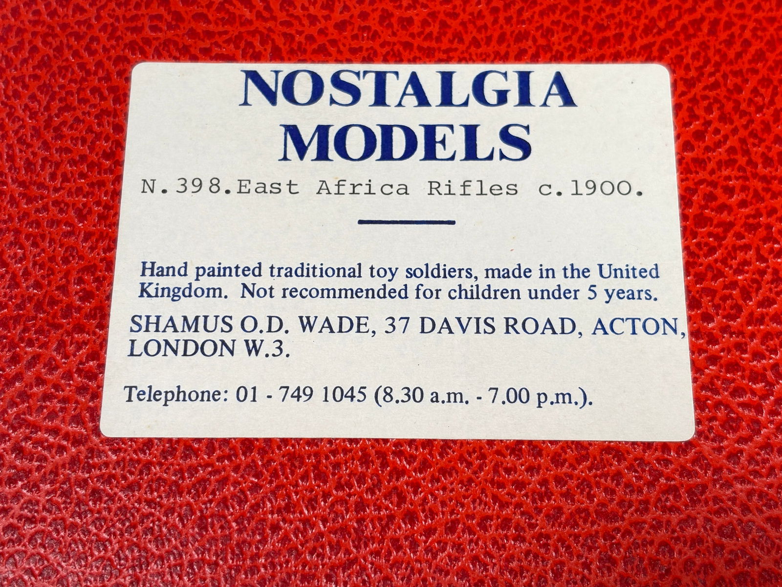 NOSTALGIA TOY SOLDIER EAST AFRICA RIFLES: REMAINS IN VERY GOOD CLEAN CONDITION. BOX SHOWING SOME TYPICAL STORAGE WEAR.