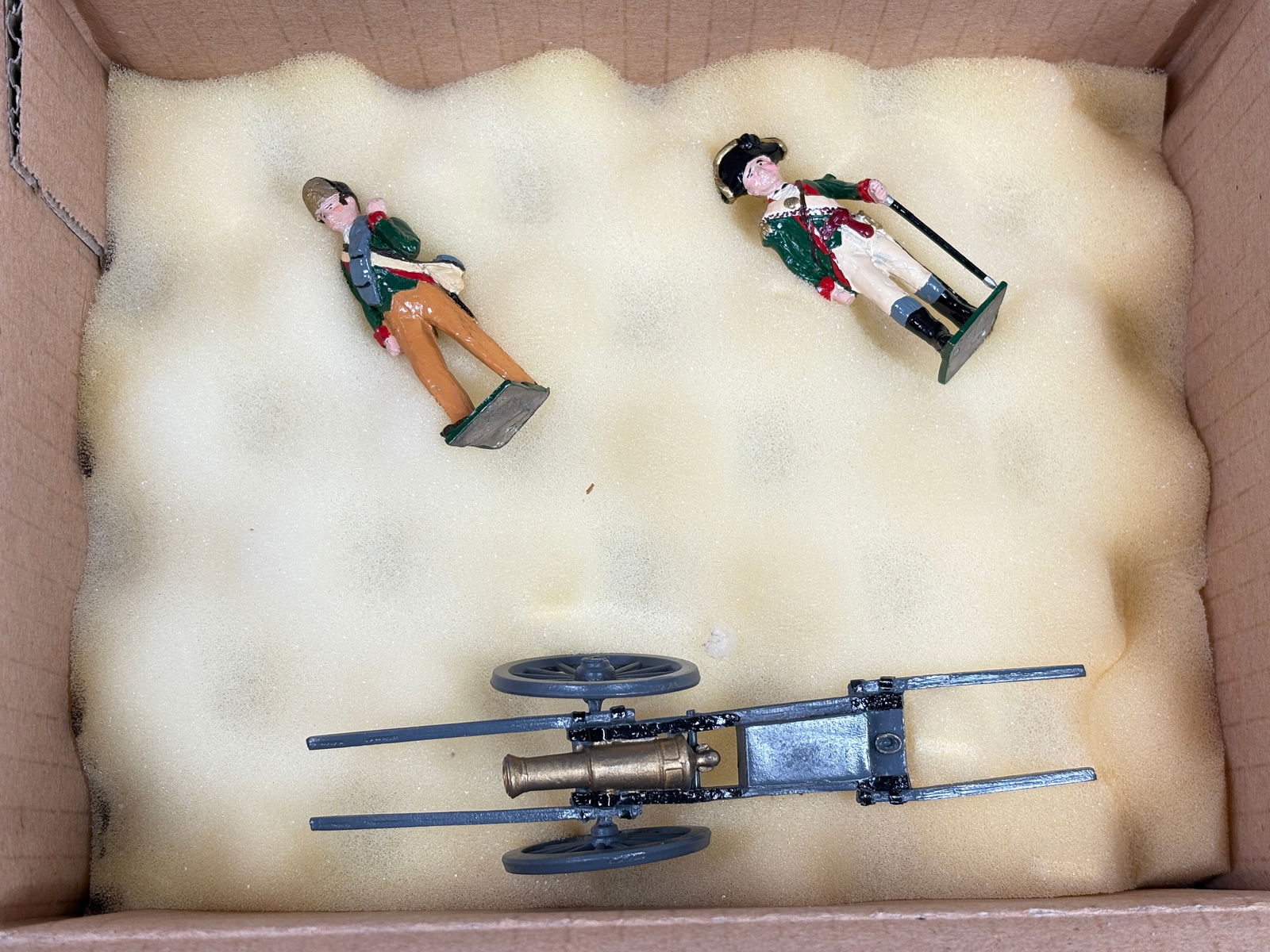 NOSTALGIA TOY SOLDIER BUTLER'S RANGERS GRASSHOPPER GUN: REMAINS IN VERY GOOD CLEAN CONDITION. BOX SHOWING SOME TYPICAL STORAGE WEAR.
