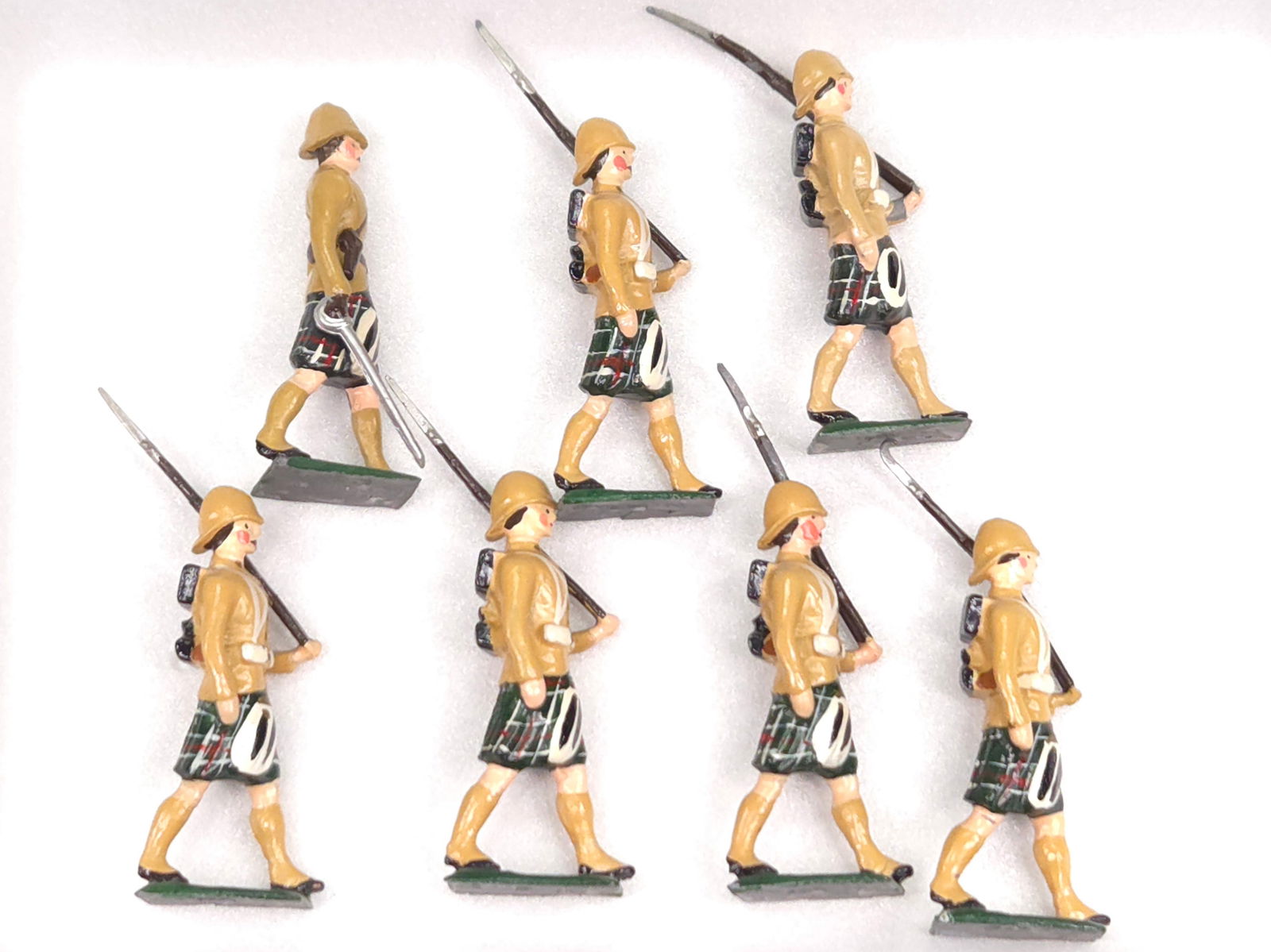 SET OF 7 LEAD SCOTTISH HIGHLANDERS (1 of 3)