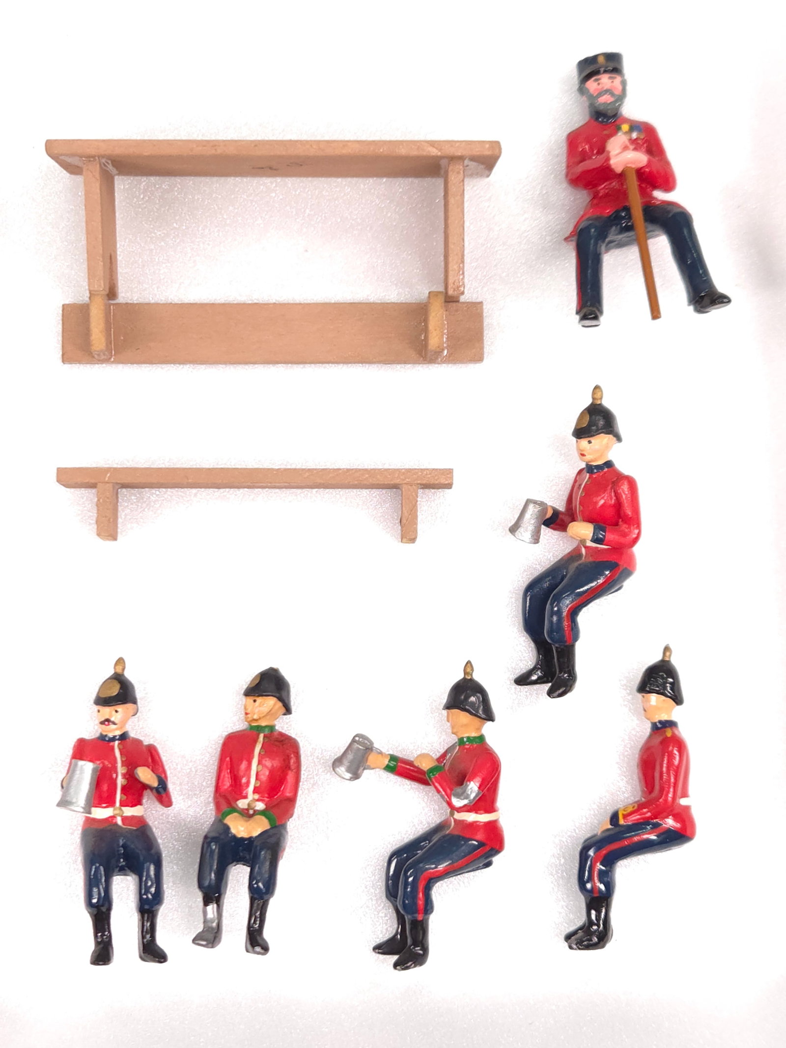 SET OF HP '84 LEAD SOLDIERS DRINKING AT PUB: REMAINS IN VERY GOOD CONDITION, SHOWING ONLY SOME TYPICAL WEAR.