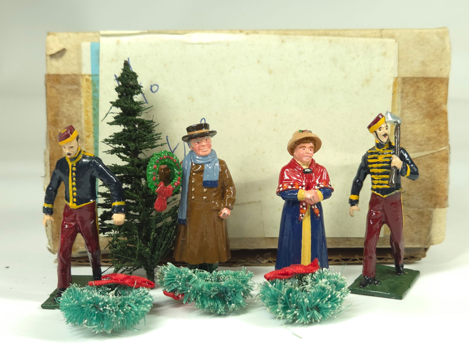 TROPHY MINIATURES LEAD TREE TRIMMING FIGURES (1 of 4)