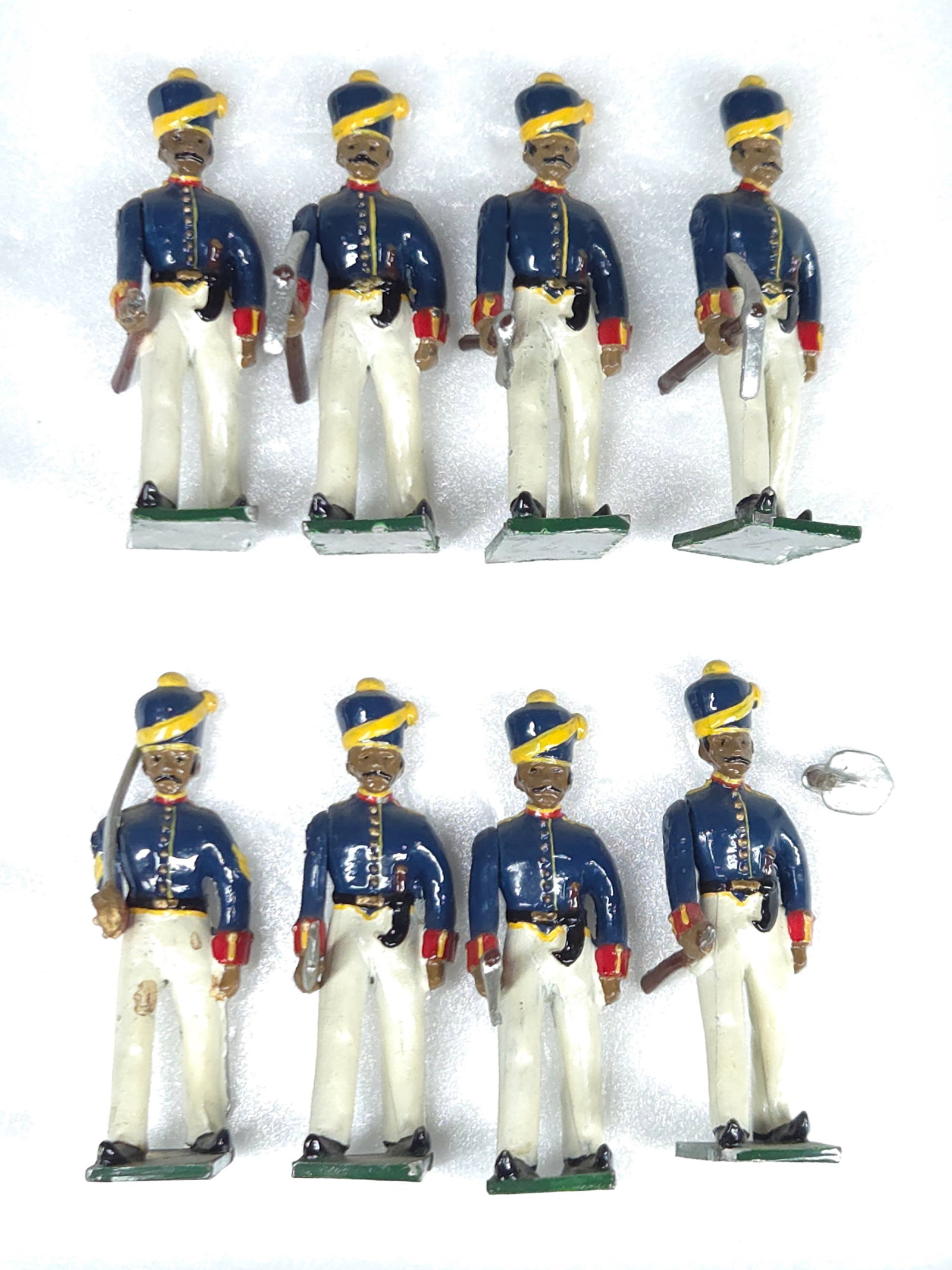 SET OF 8 NOSTALGIA MODELS LEAD SOLDIERS (1 of 4)