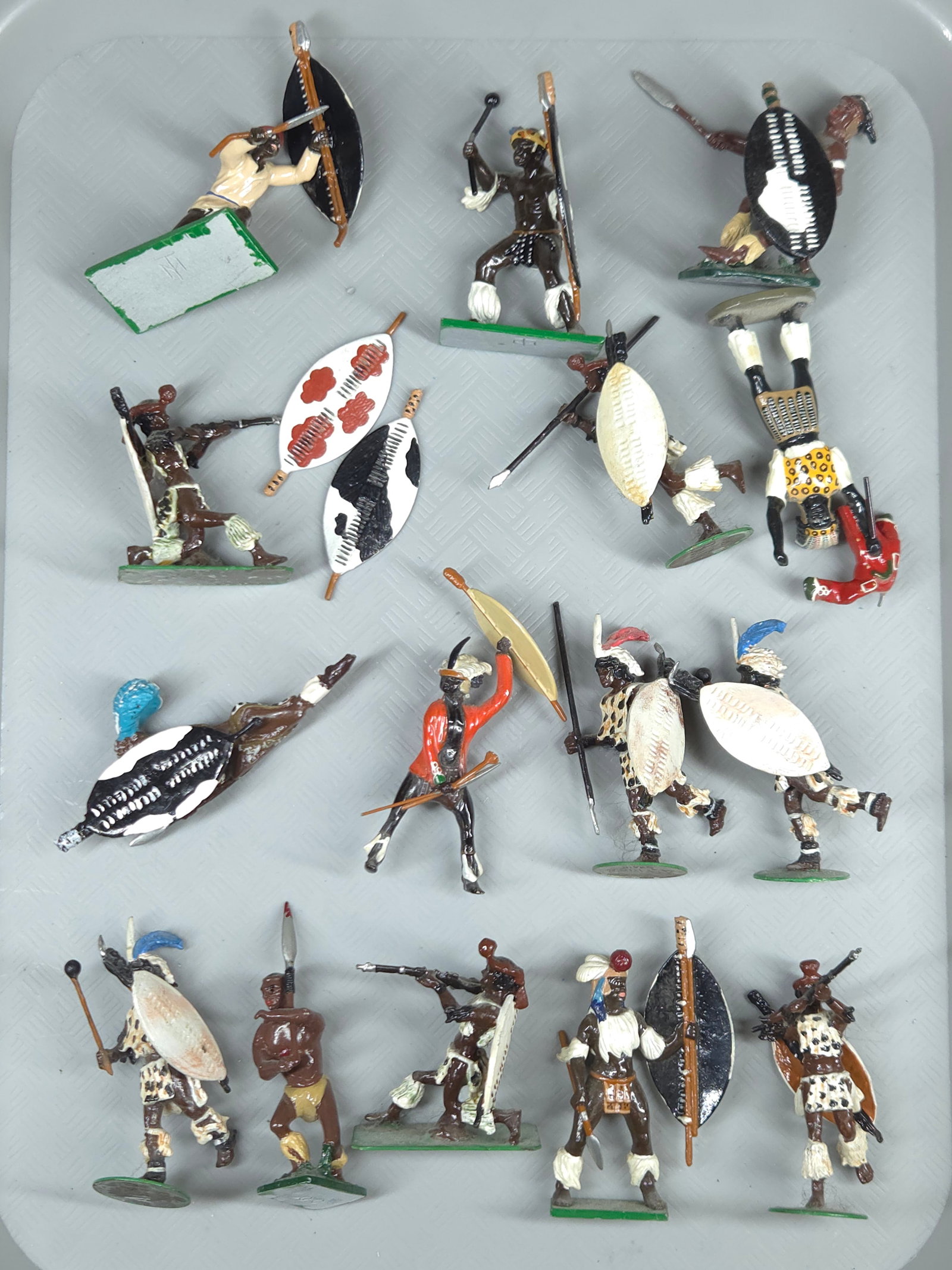 VARIOUS BRAND NATIVE ZULU WARRIORS LEAD SOLDIERS (1 of 4)