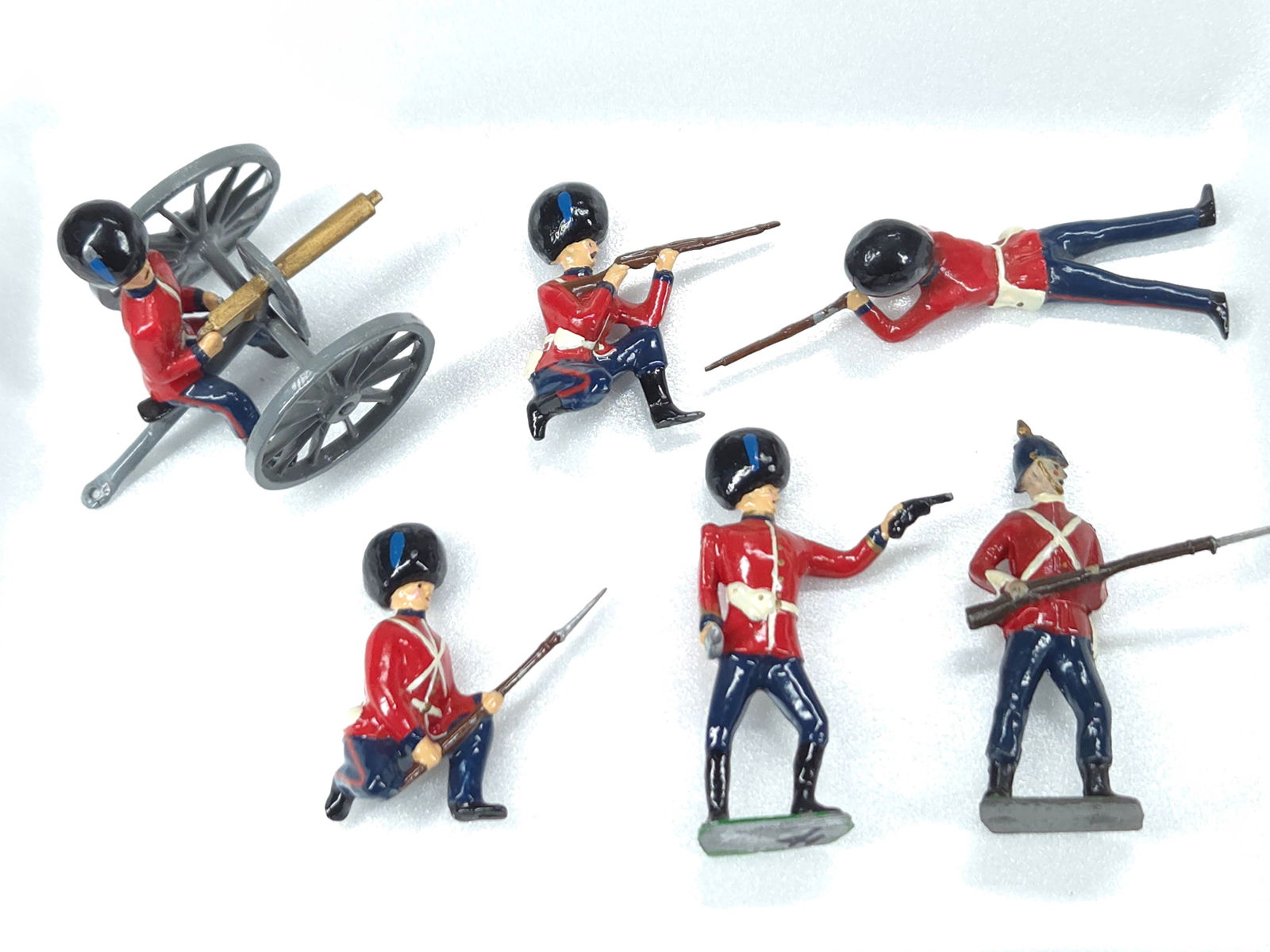 VARIOUS BRAND BRITISH GUARD LEAD SOLDIERS (1 of 5)