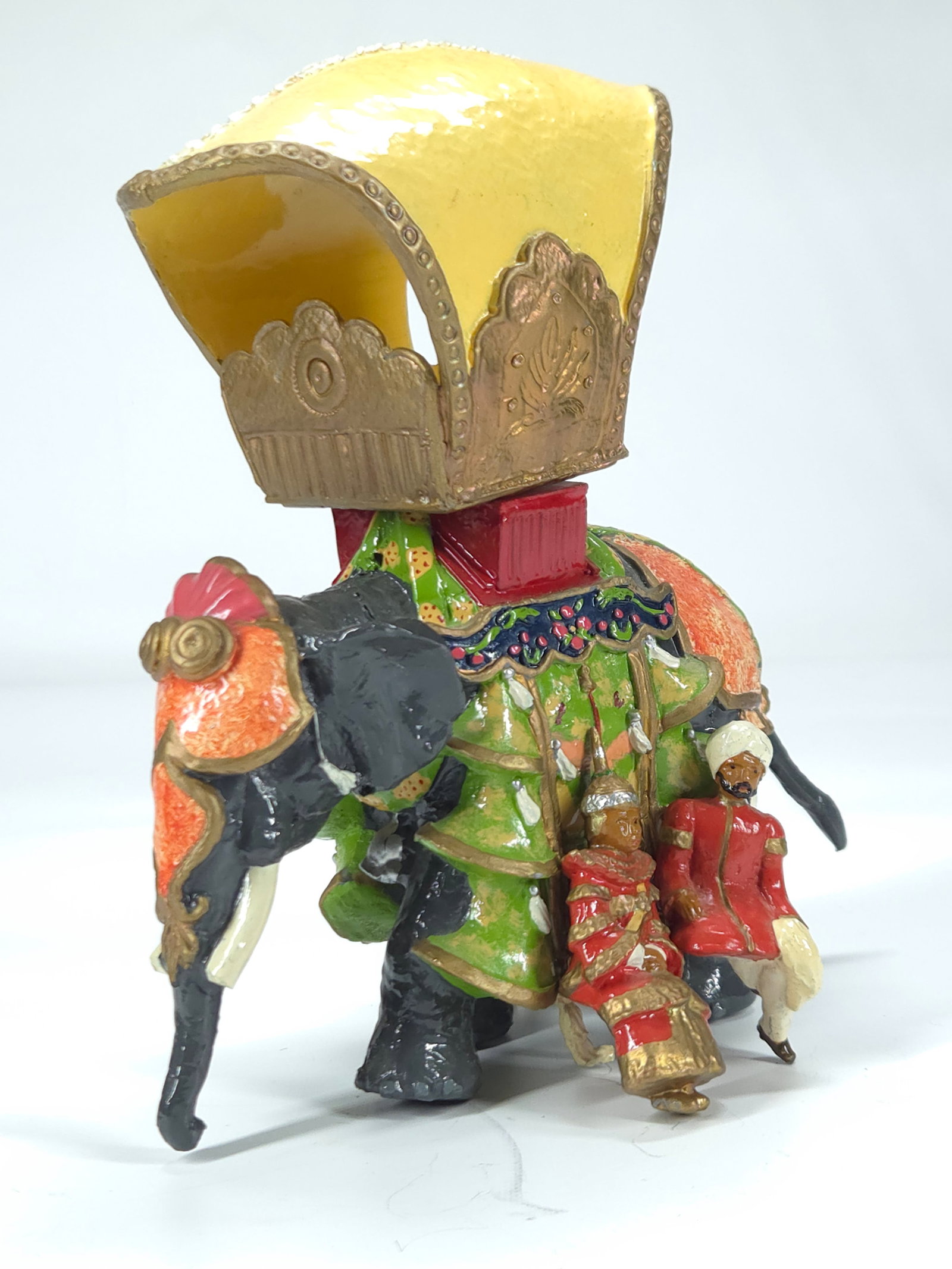 MARLBOROUGH DELHI DURBAR ELEPHANT W/ RIDERS (1 of 4)