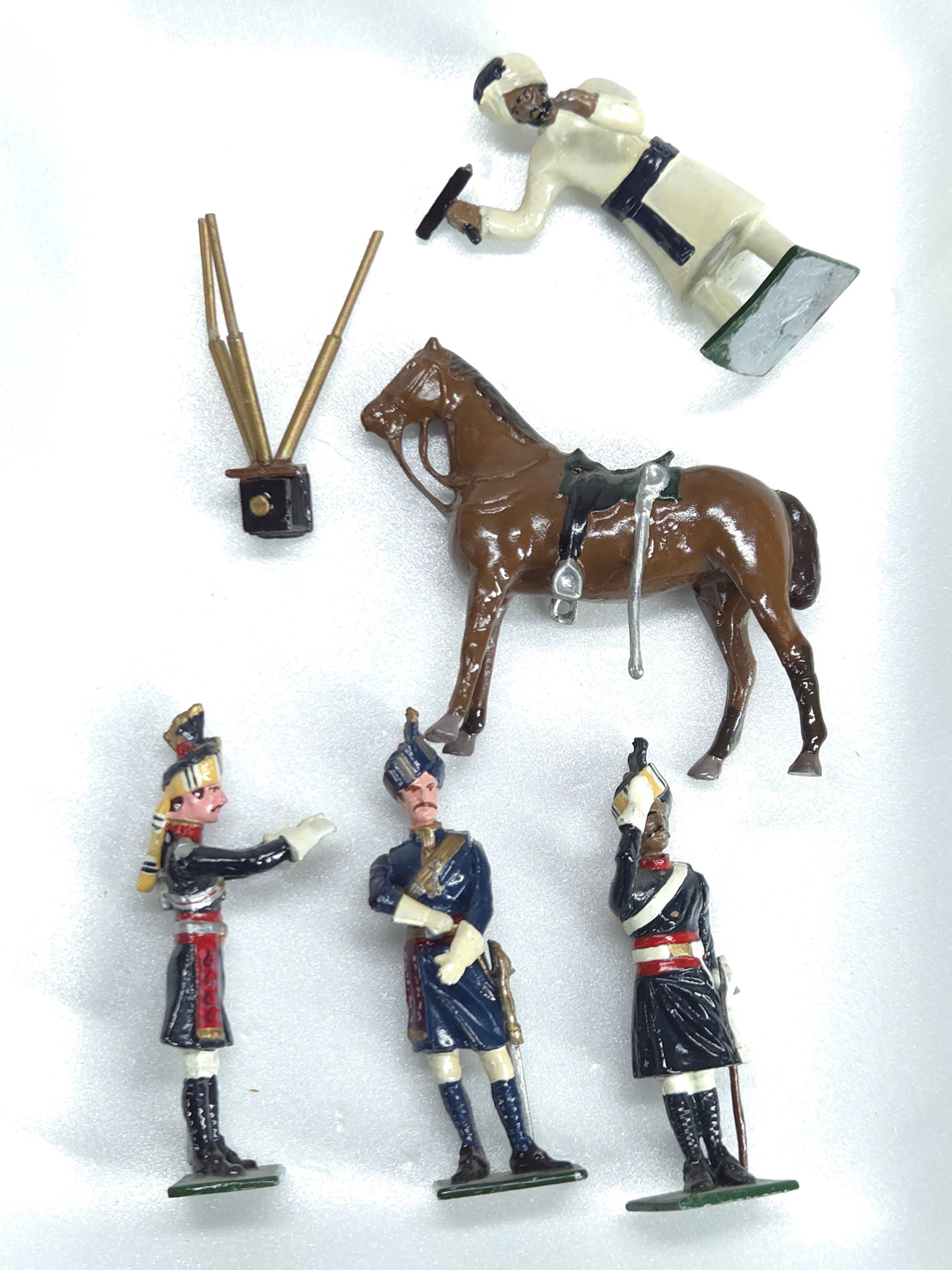 ASSORTMENT OF VARIOUS BRAND LEAD SOLDIERS (1 of 3)
